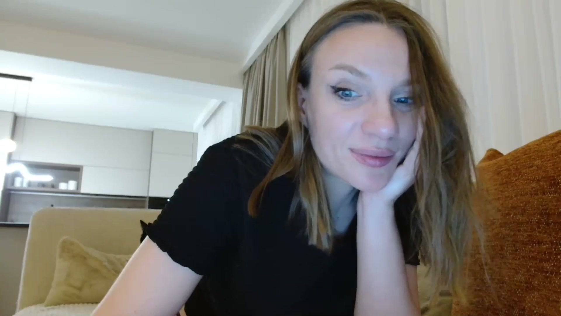 Gallery image thumbnail from ABABAB1's myfreecams stream on, 04/15/2026, 20:01 image 6 of 20
