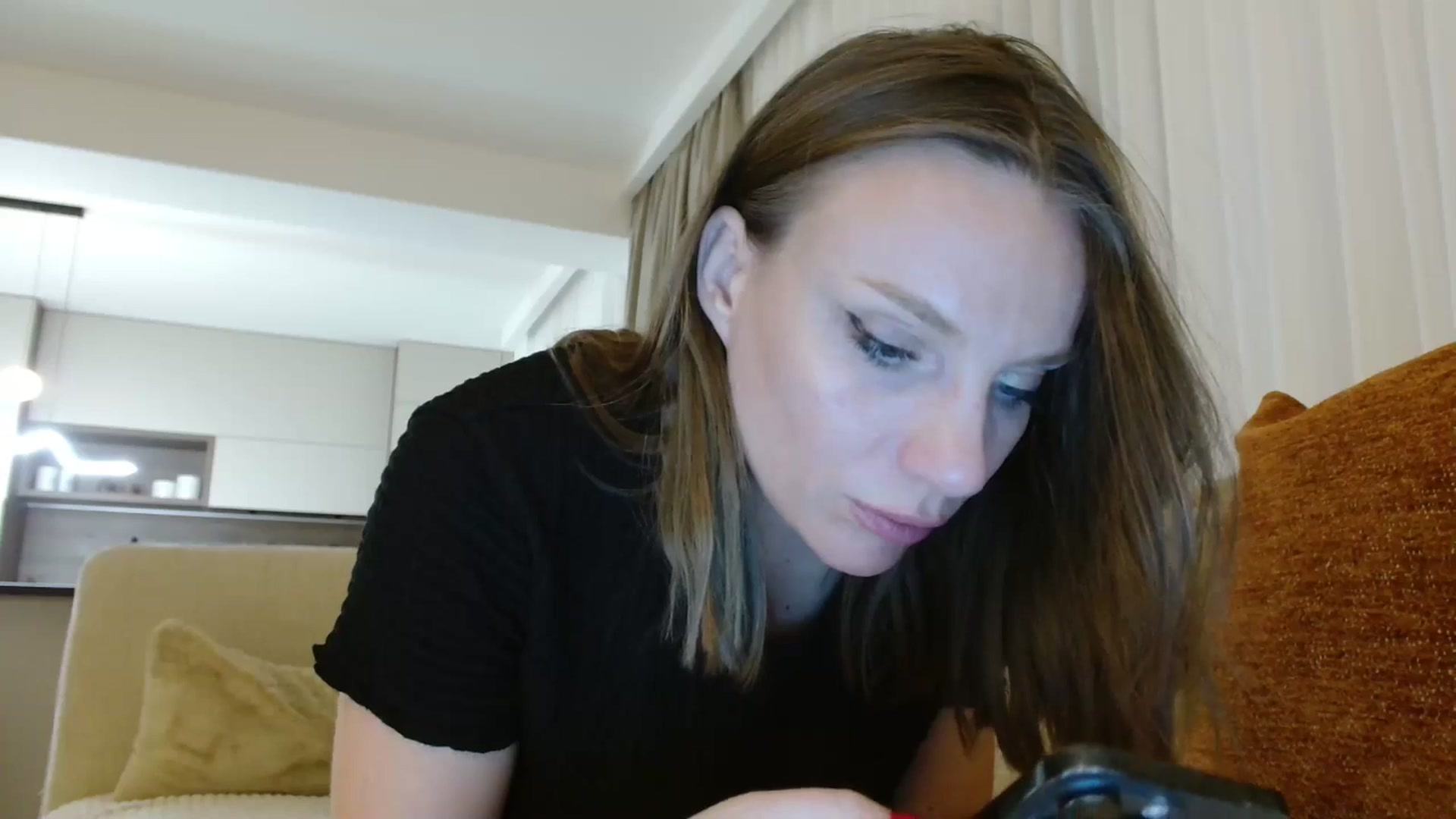 Gallery image thumbnail from ABABAB1's myfreecams stream on, 04/15/2026, 20:01 image 2 of 20