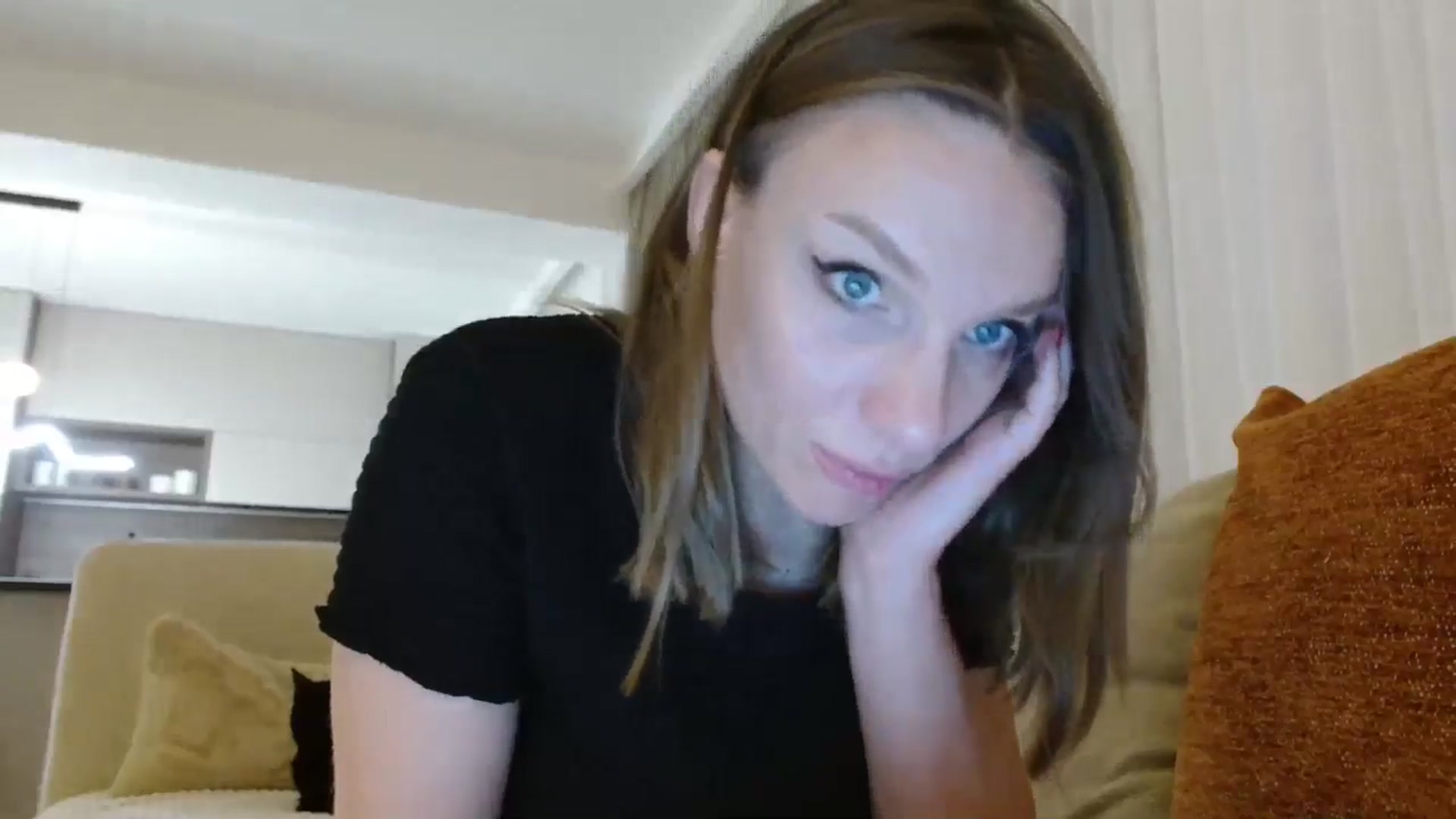 Gallery image thumbnail from ABABAB1's myfreecams stream on, 04/15/2026, 20:01 image 14 of 20