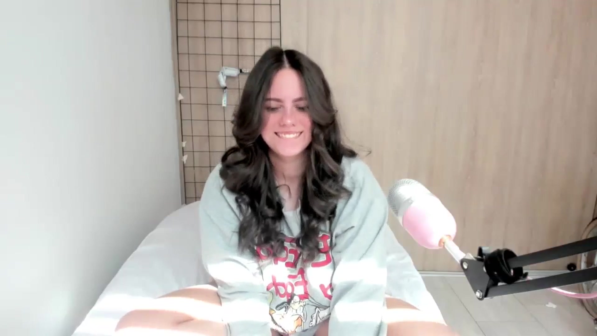 Gallery image thumbnail from ABlackBee's myfreecams stream on, 02/27/2024, 14:53 image 4 of 20