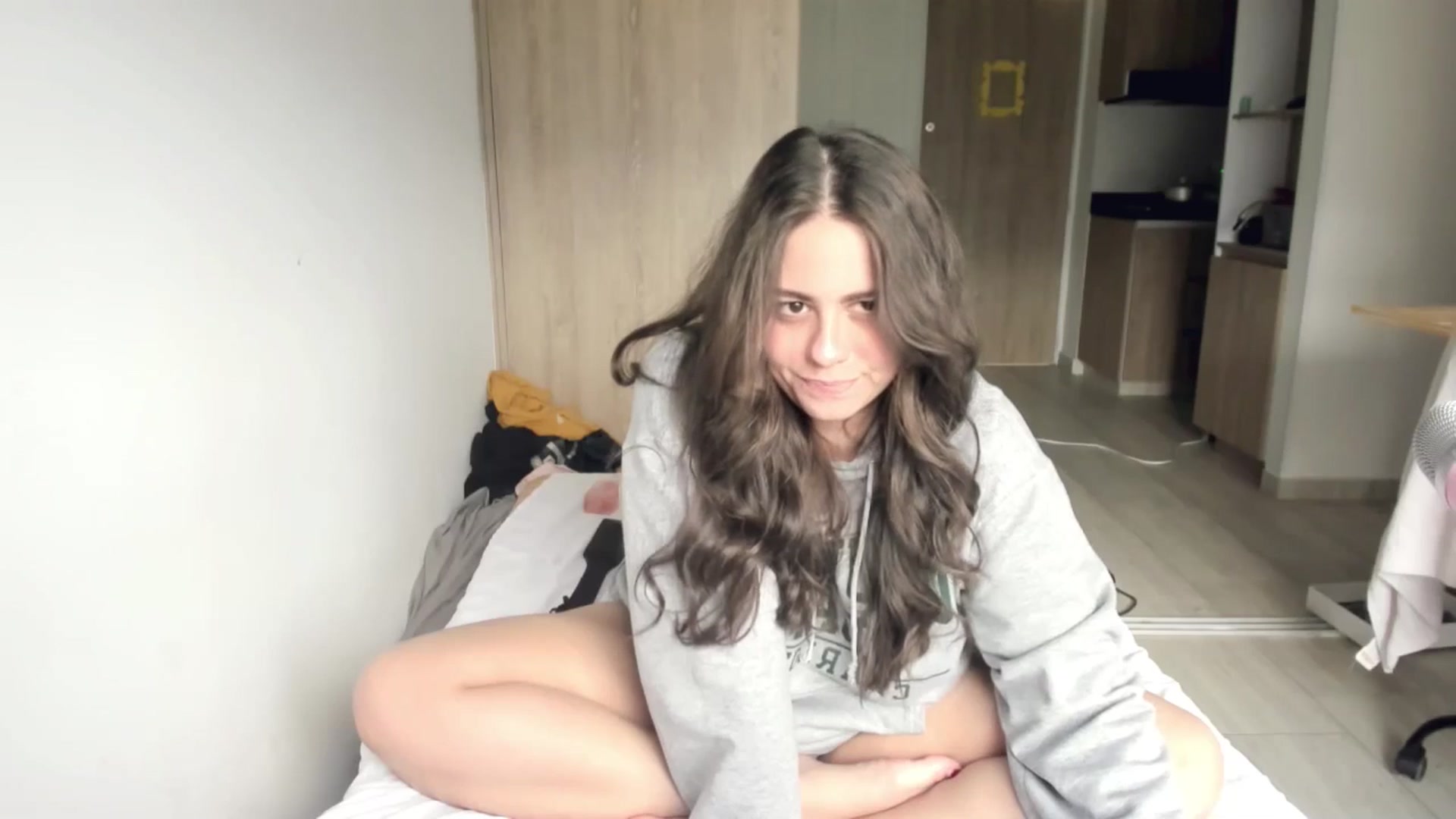 Gallery image thumbnail from ABlackBee's myfreecams stream on, 04/29/2024, 21:41 image 6 of 20