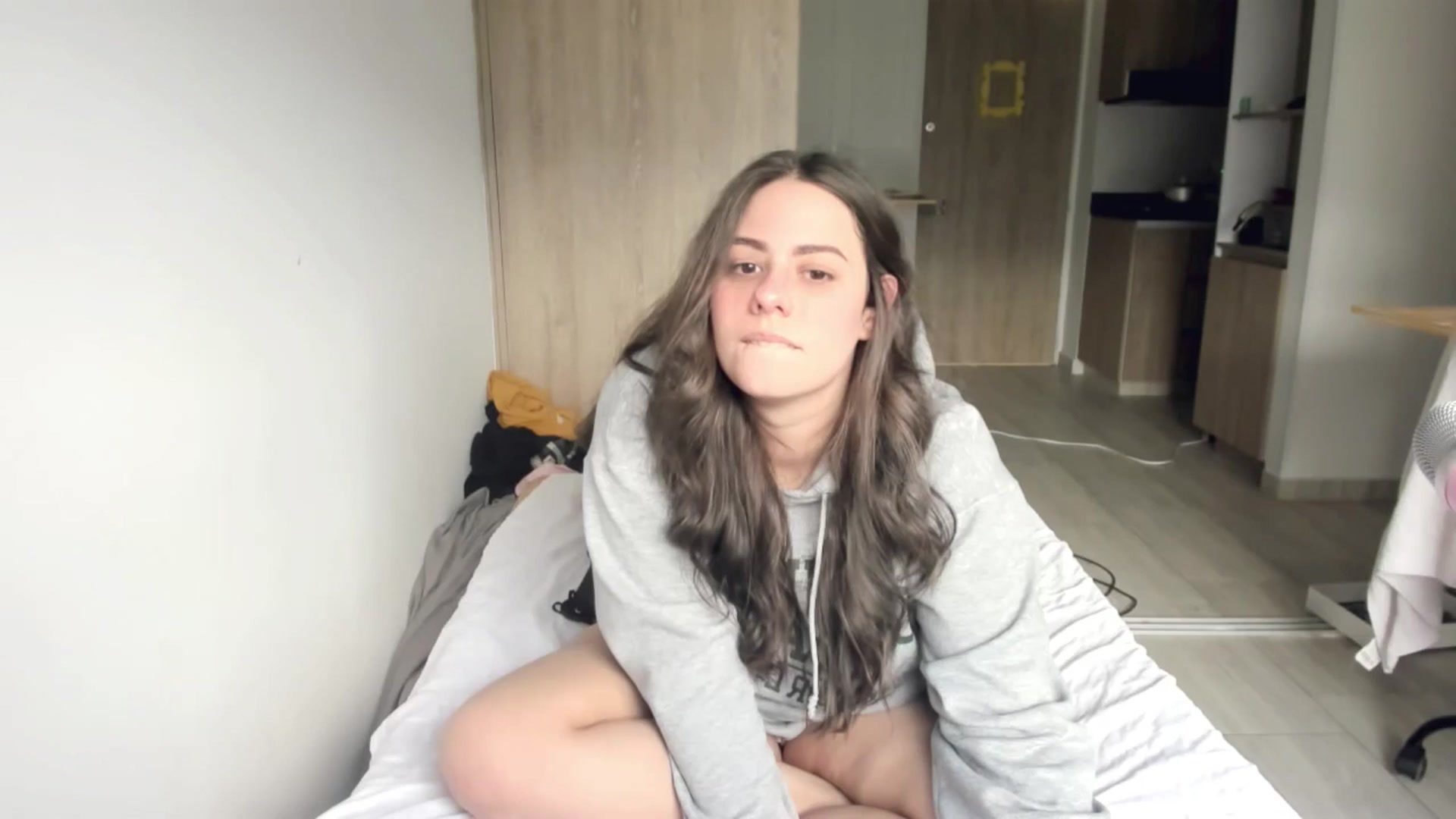 Gallery image thumbnail from ABlackBee's myfreecams stream on, 04/29/2024, 21:41 image 8 of 20