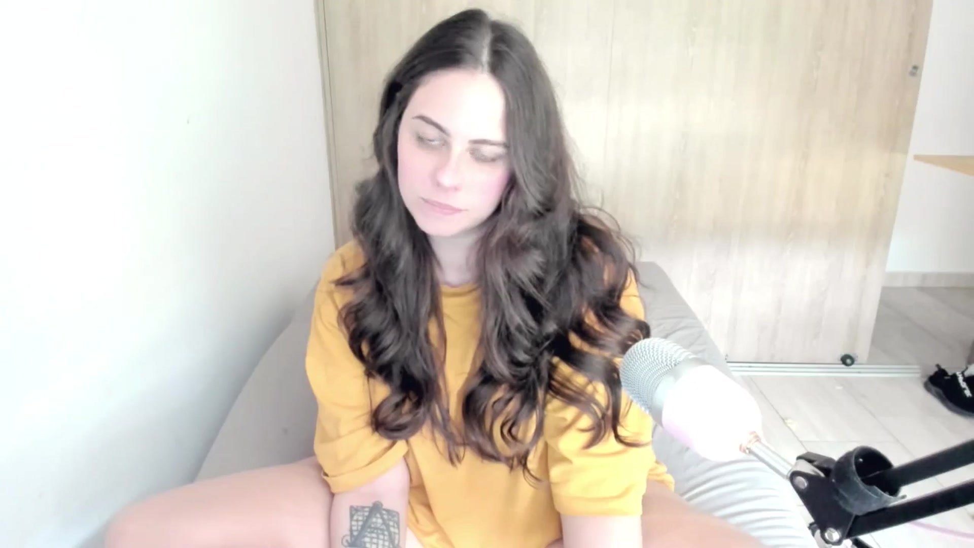 Gallery image thumbnail from ABlackBee's myfreecams stream on, 05/06/2024, 21:55 image 19 of 20