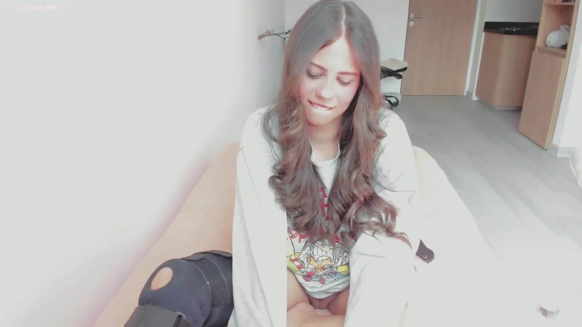 Gallery image thumbnail from ABlackBee's myfreecams stream on, 08/22/2024, 14:42 image 6 of 20