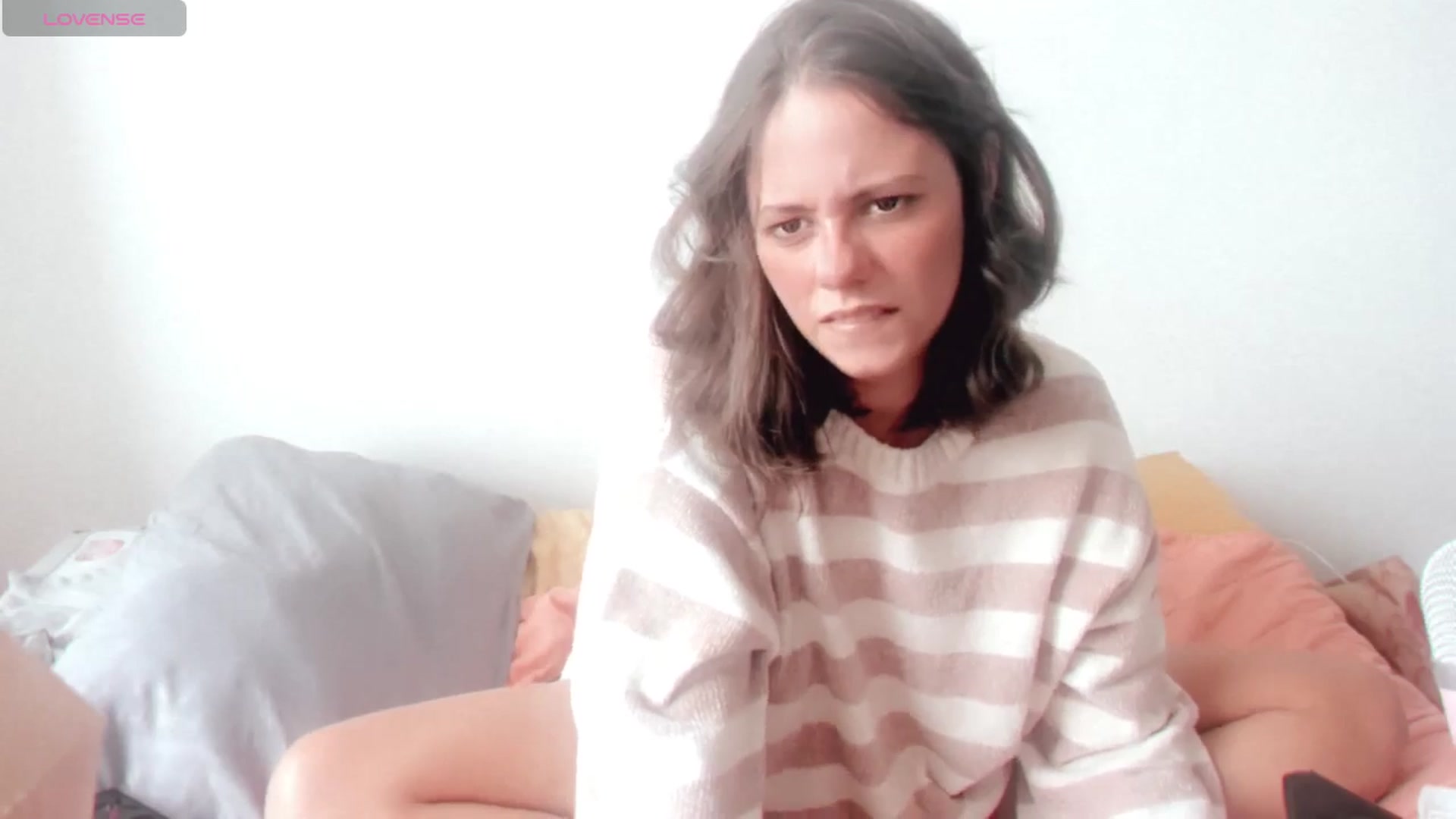 Gallery image thumbnail from ABlackBee's myfreecams stream on, 12/30/2024, 16:11 image 18 of 20