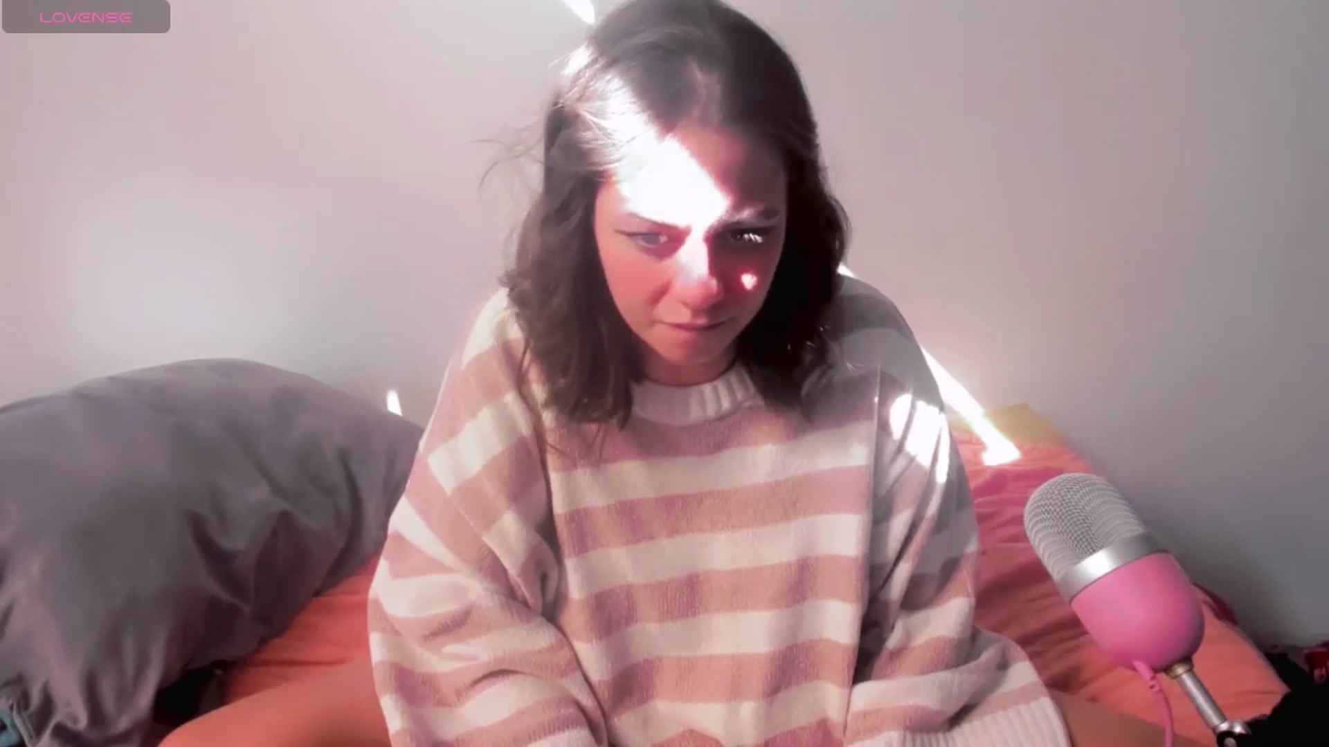 Gallery image thumbnail from ABlackBee's myfreecams stream on, 01/01/2025, 14:21 image 12 of 20