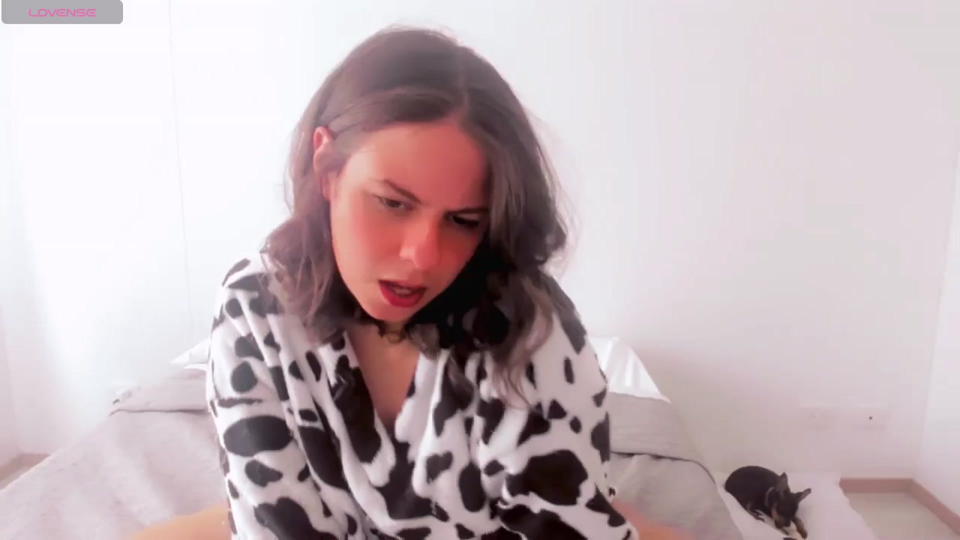 Gallery image thumbnail from ABlackBee's myfreecams stream on, 01/21/2025, 14:33 image 16 of 20
