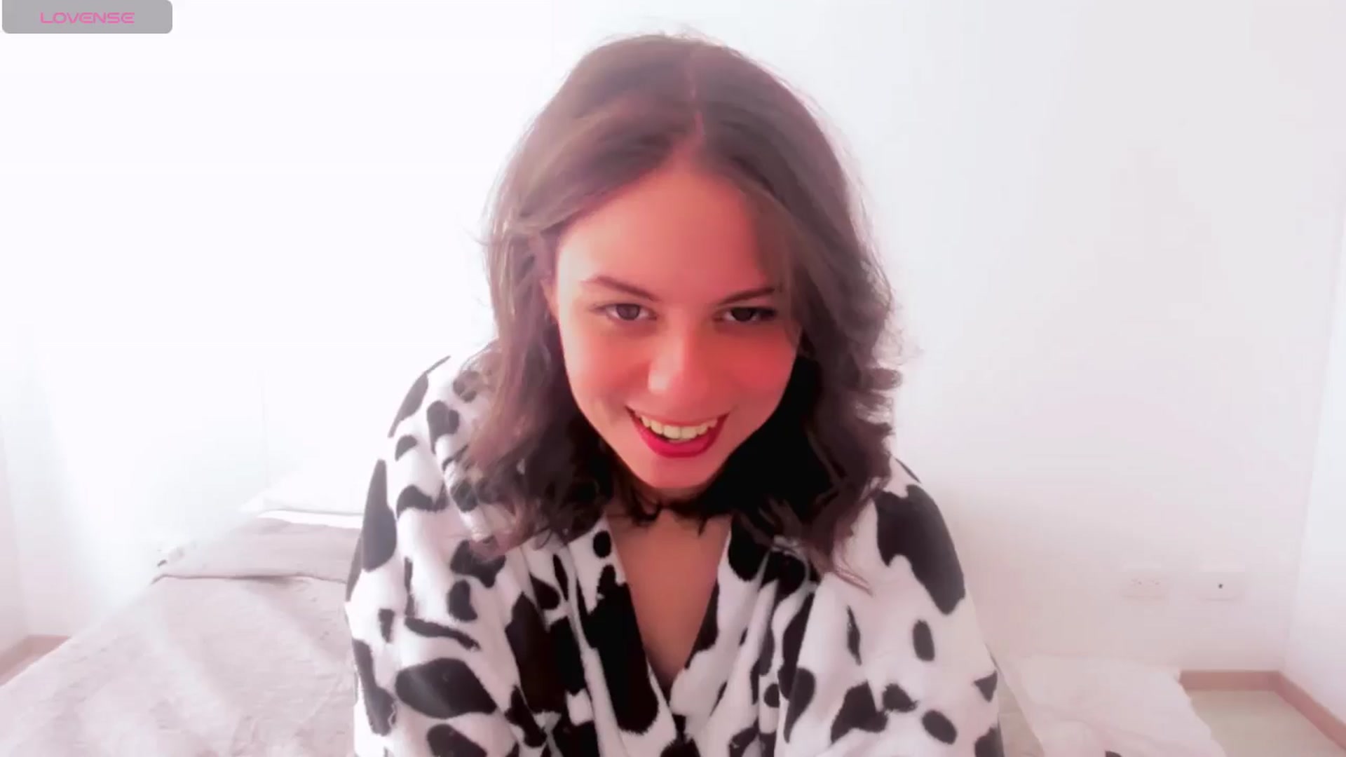 Gallery image thumbnail from ABlackBee's myfreecams stream on, 01/21/2025, 14:33 image 13 of 20