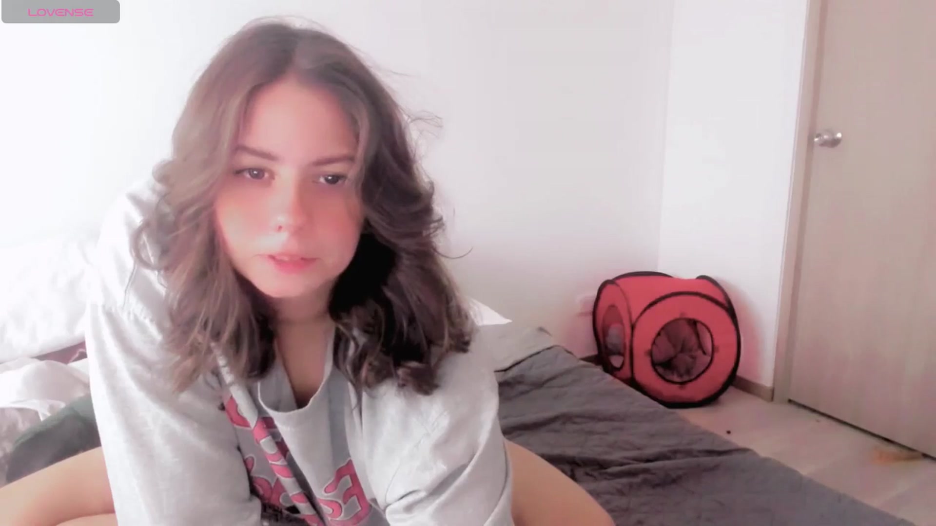 Gallery image thumbnail from ABlackBee's myfreecams stream on, 05/27/2025, 22:15 image 16 of 20