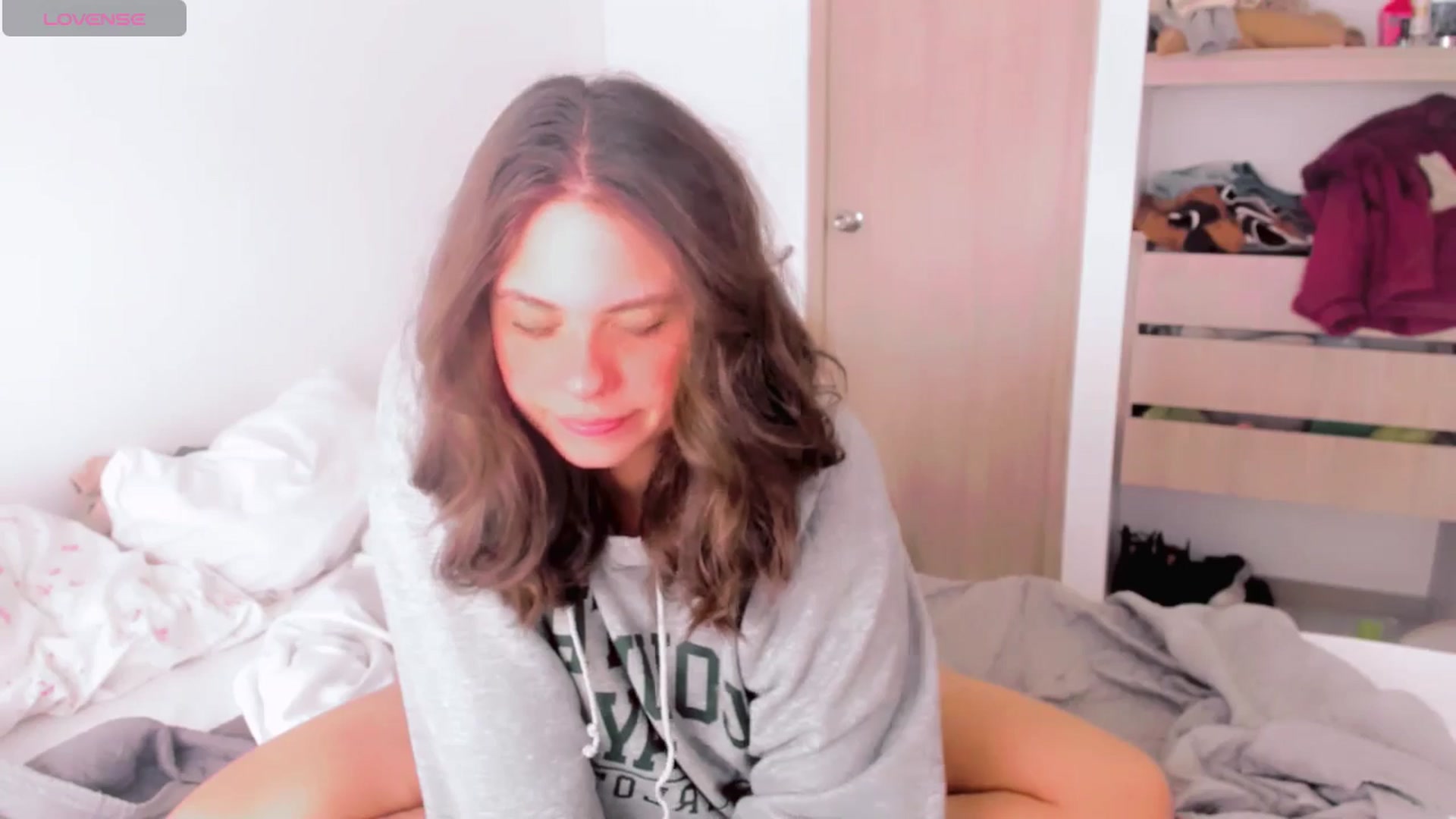 Gallery image thumbnail from ABlackBee's myfreecams stream on, 06/10/2025, 16:57 image 13 of 20