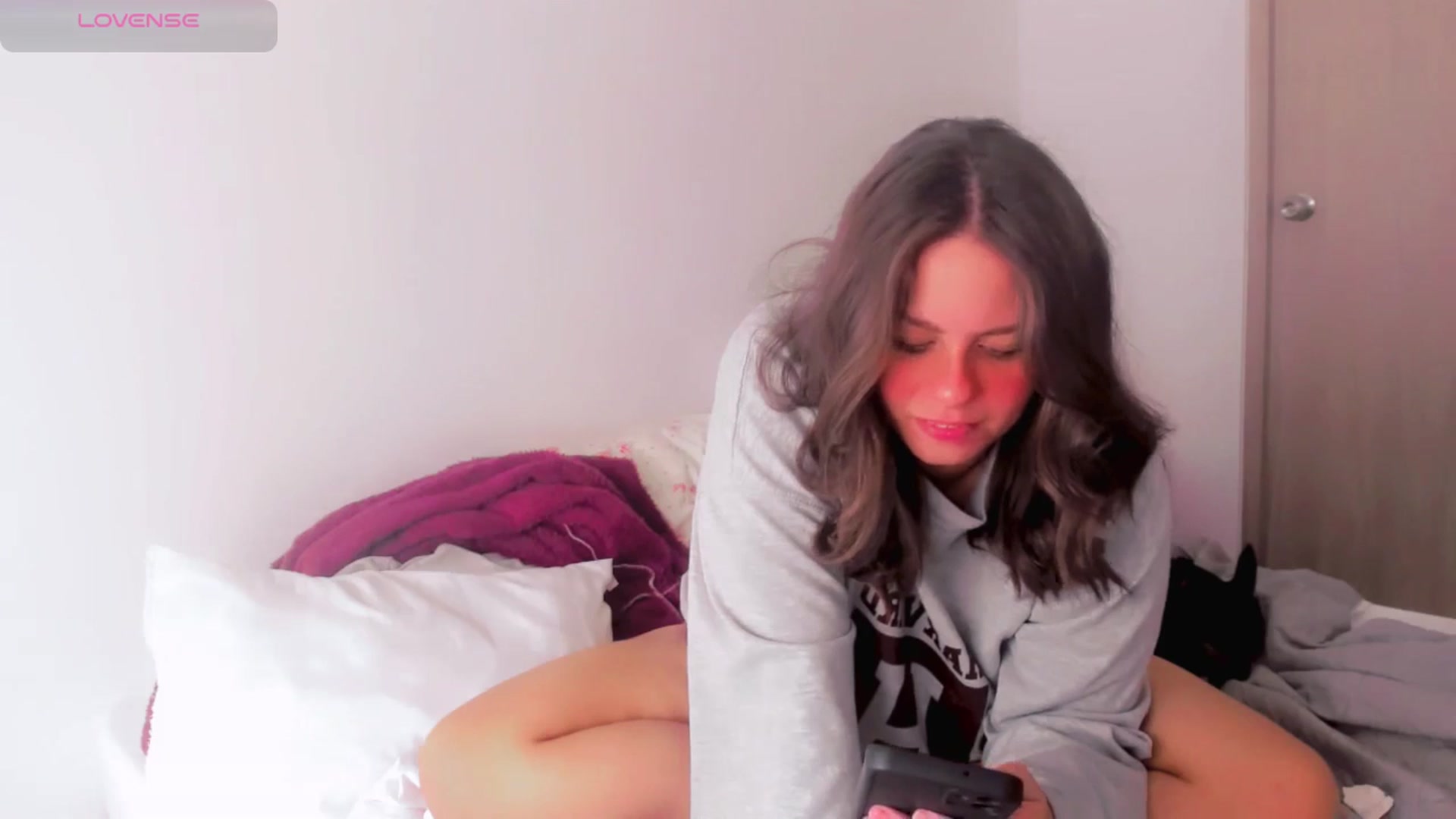 Gallery image thumbnail from ABlackBee's myfreecams stream on, 06/12/2025, 15:47 image 9 of 20