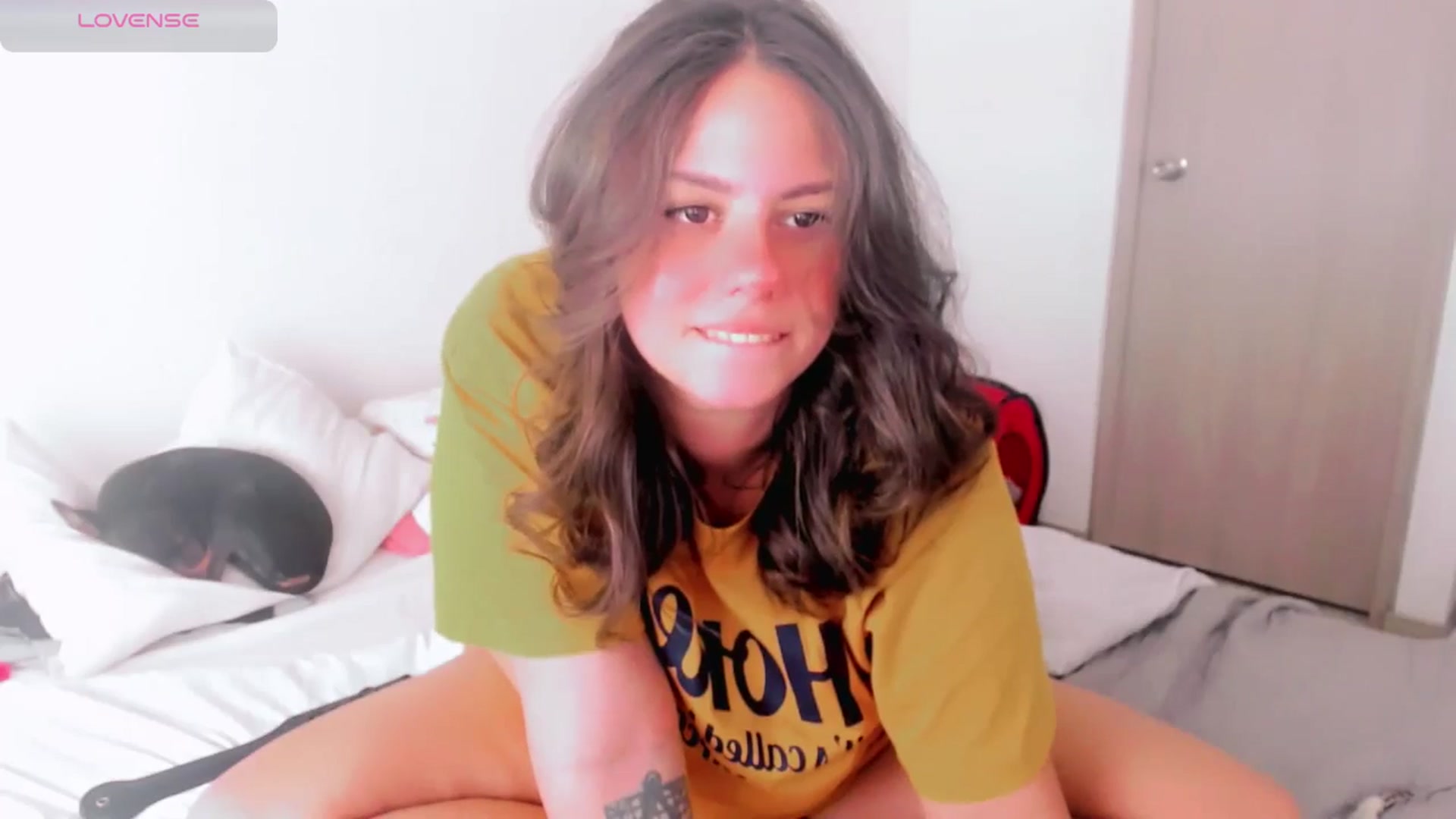 Gallery image thumbnail from ABlackBee's myfreecams stream on, 06/16/2025, 21:15 image 17 of 20
