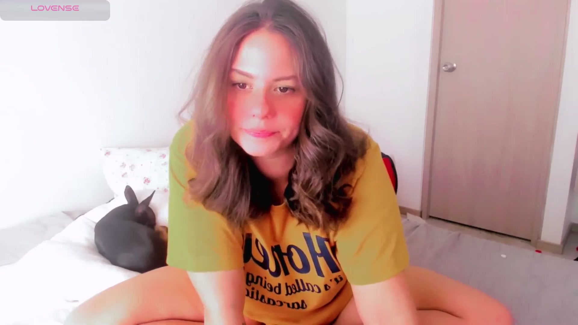 Gallery image thumbnail from ABlackBee's myfreecams stream on, 06/18/2025, 15:42 image 3 of 20