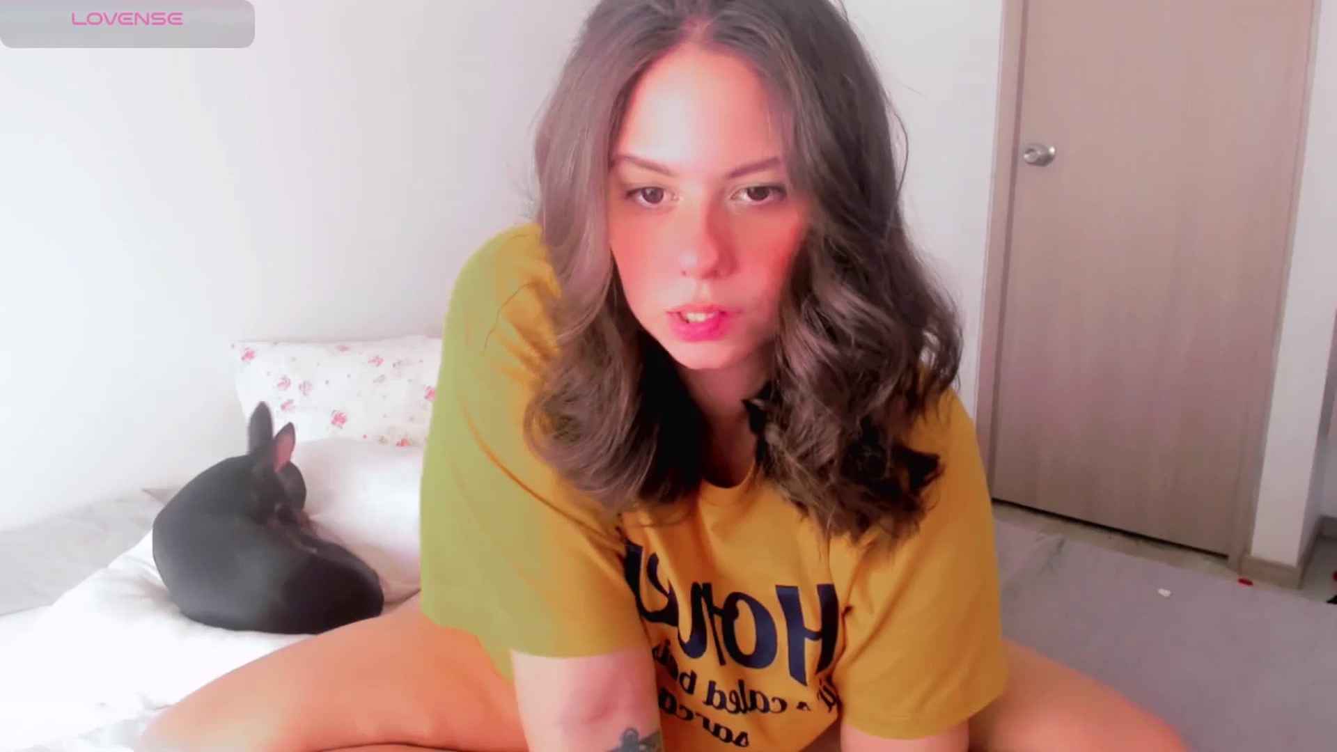 Gallery image thumbnail from ABlackBee's myfreecams stream on, 06/18/2025, 15:42 image 2 of 20