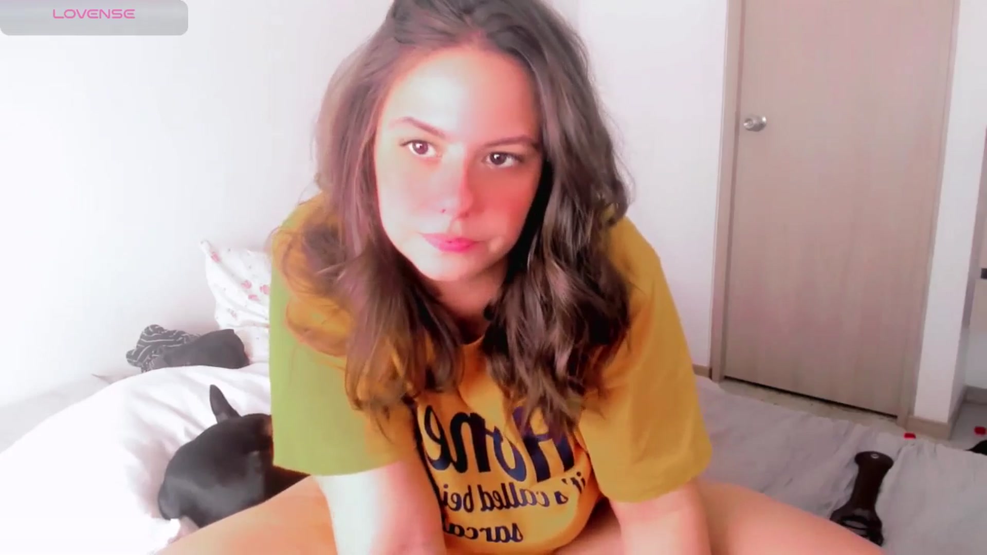 Gallery image thumbnail from ABlackBee's myfreecams stream on, 06/18/2025, 16:39 image 14 of 20