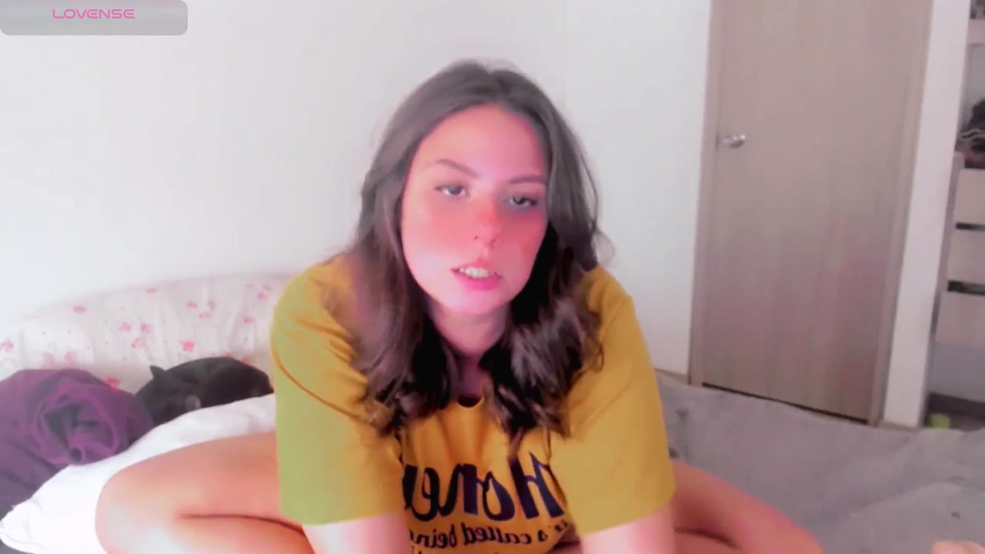 Gallery image thumbnail from ABlackBee's myfreecams stream on, 06/24/2025, 20:42 image 9 of 20