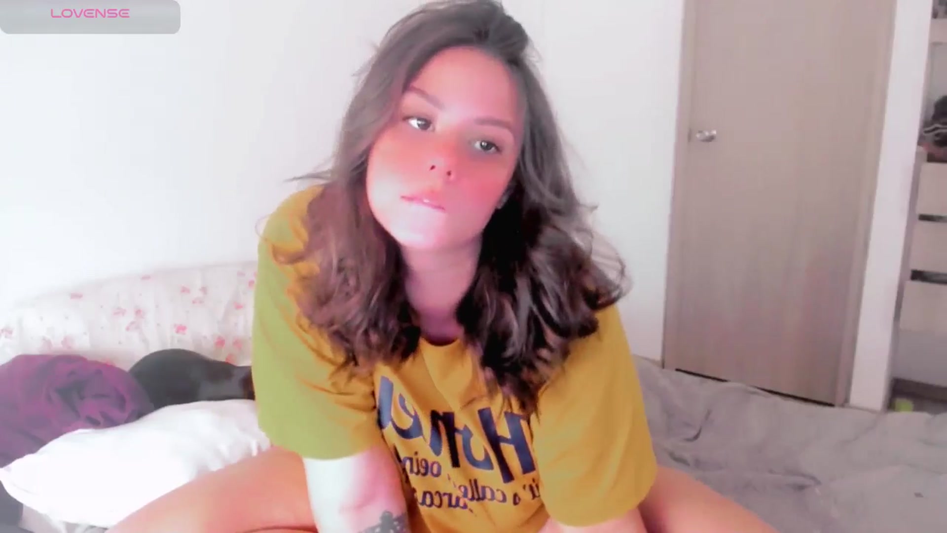 Gallery image thumbnail from ABlackBee's myfreecams stream on, 06/24/2025, 20:42 image 2 of 20