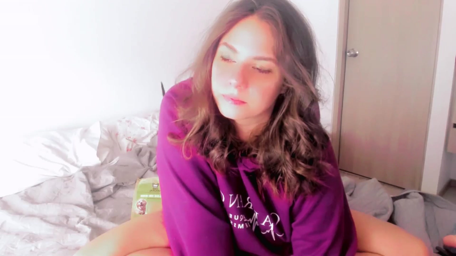Gallery image thumbnail from ABlackBee's myfreecams stream on, 07/06/2025, 16:27 image 11 of 20