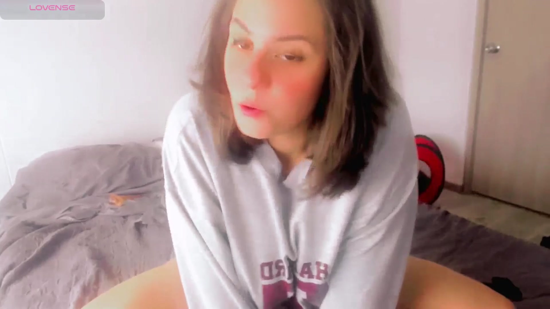 Gallery image thumbnail from ABlackBee's myfreecams stream on, 08/11/2025, 21:08 image 16 of 20
