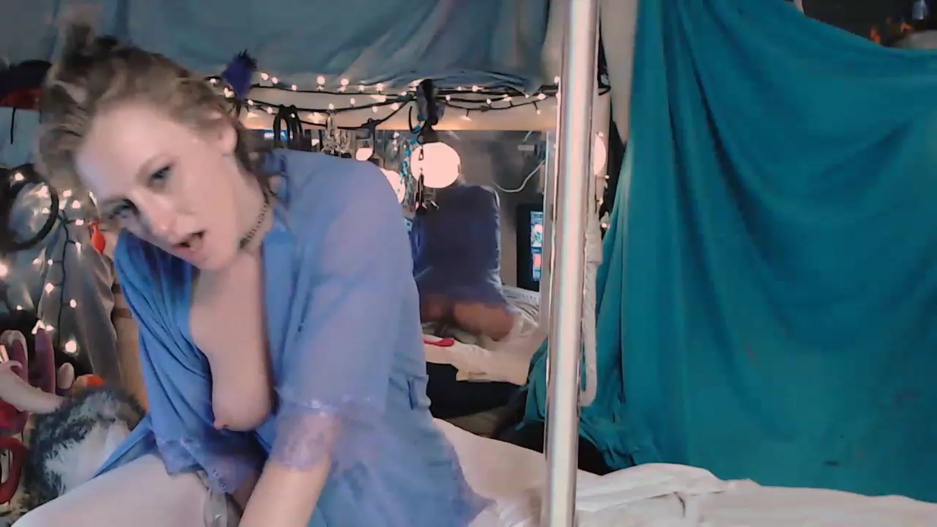 Gallery image thumbnail from AFluidSLUT's myfreecams stream on, 04/09/2023, 10:45 image 18 of 20