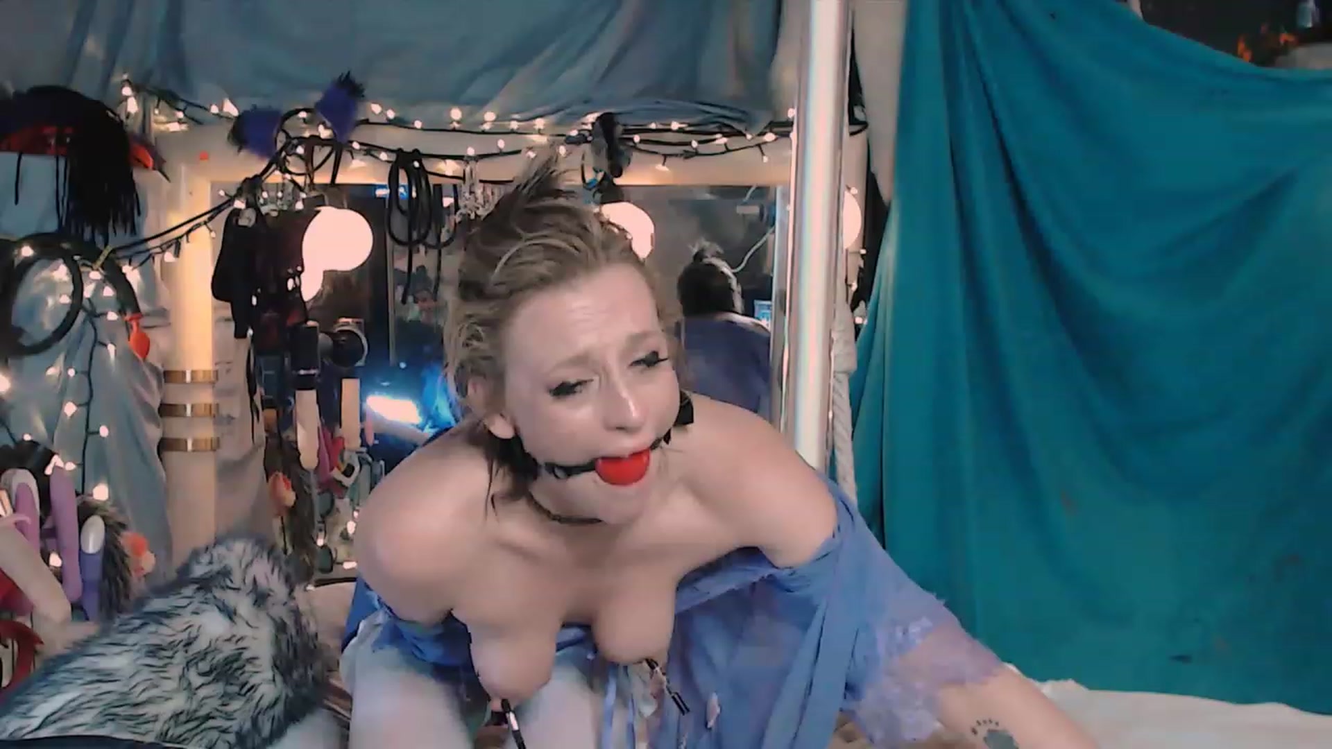 Gallery image thumbnail from AFluidSLUT's myfreecams stream on, 04/09/2023, 10:45 image 8 of 20