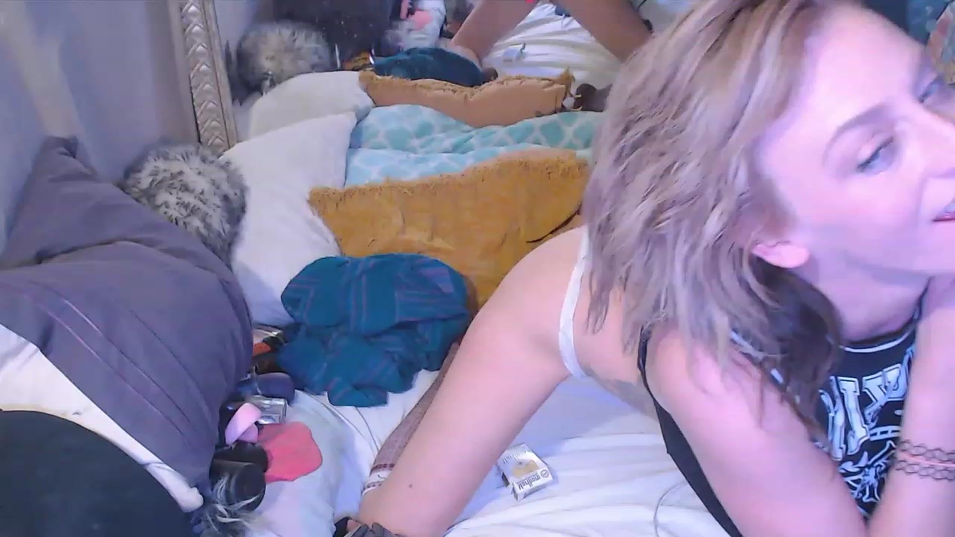 Gallery image thumbnail from AFluidSLUT's myfreecams stream on, 04/23/2023, 12:09 image 19 of 20