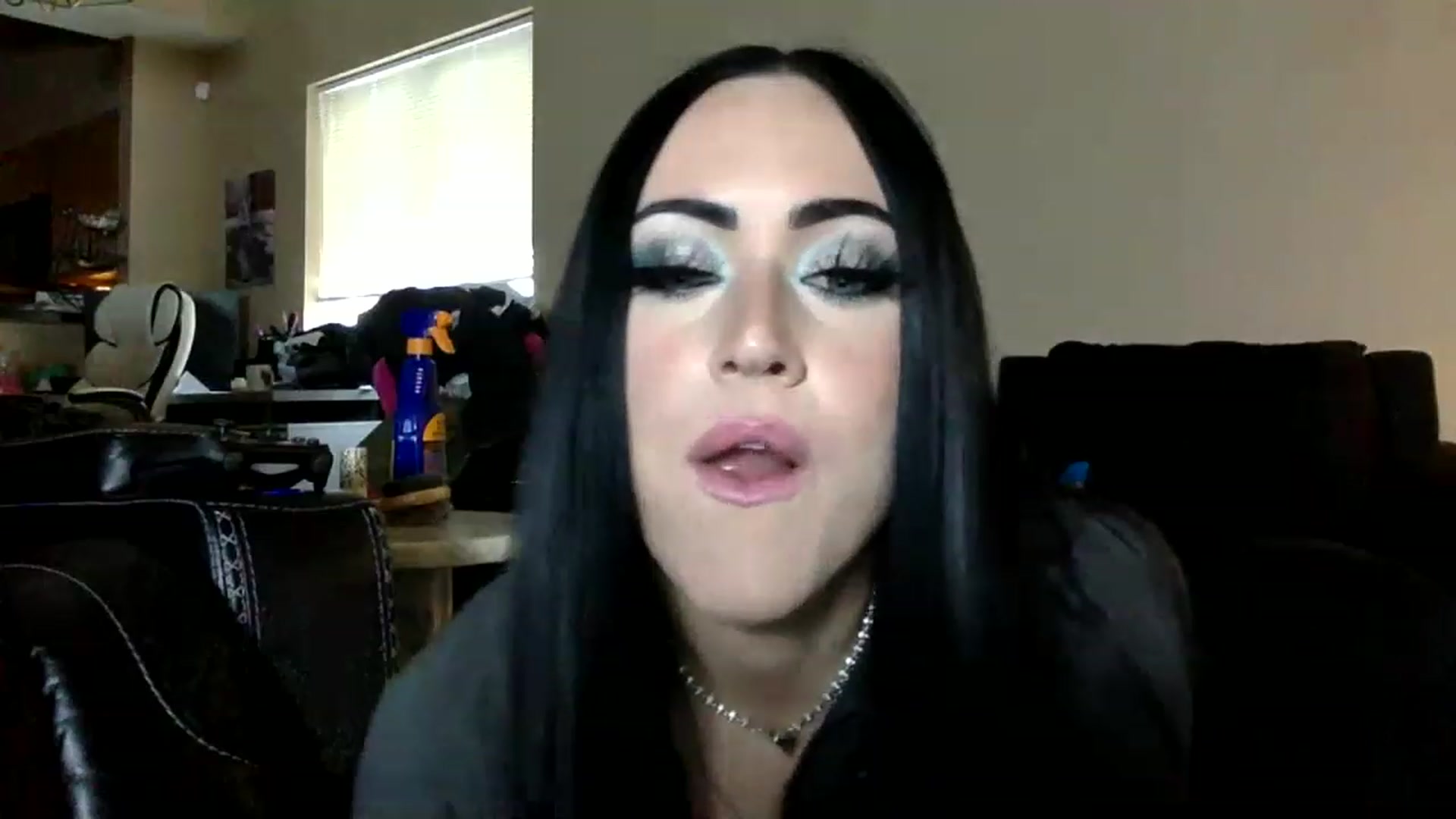 Gallery image thumbnail from AFoxBaby's myfreecams stream on, 01/20/2023, 22:56 image 16 of 20