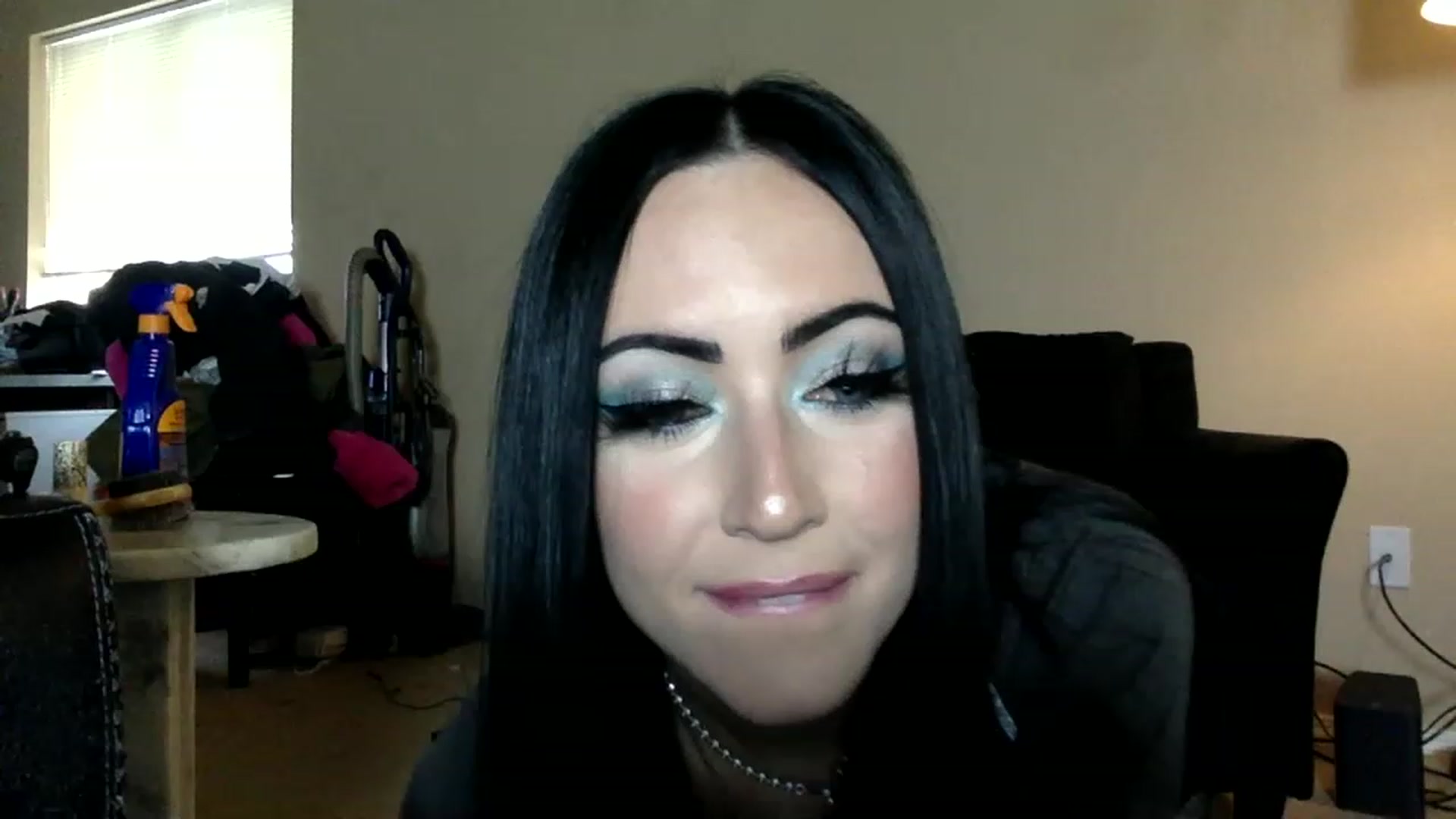 Gallery image thumbnail from AFoxBaby's myfreecams stream on, 01/20/2023, 22:56 image 13 of 20