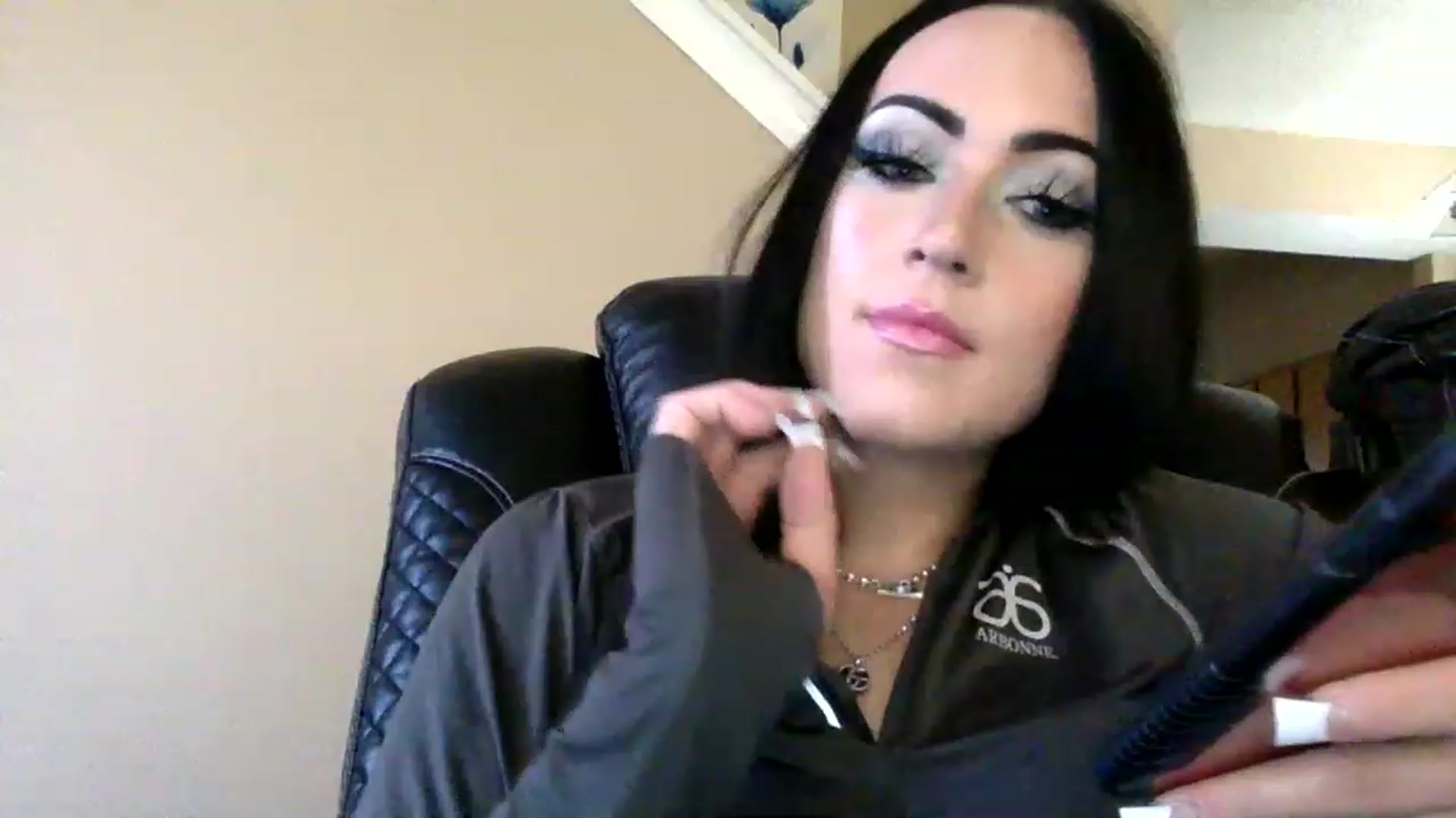 Gallery image thumbnail from AFoxBaby's myfreecams stream on, 01/20/2023, 22:56 image 6 of 20