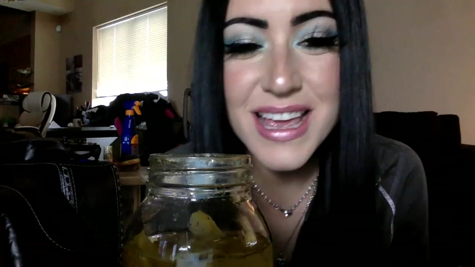 Gallery image thumbnail from AFoxBaby's myfreecams stream on, 01/20/2023, 22:56 image 14 of 20