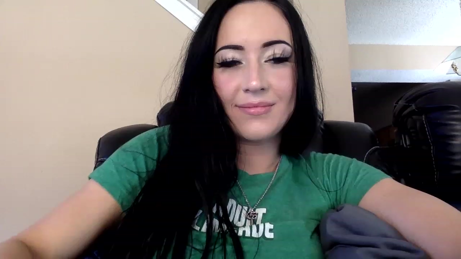Gallery image thumbnail from AFoxBaby's myfreecams stream on, 01/26/2023, 18:28 image 18 of 20