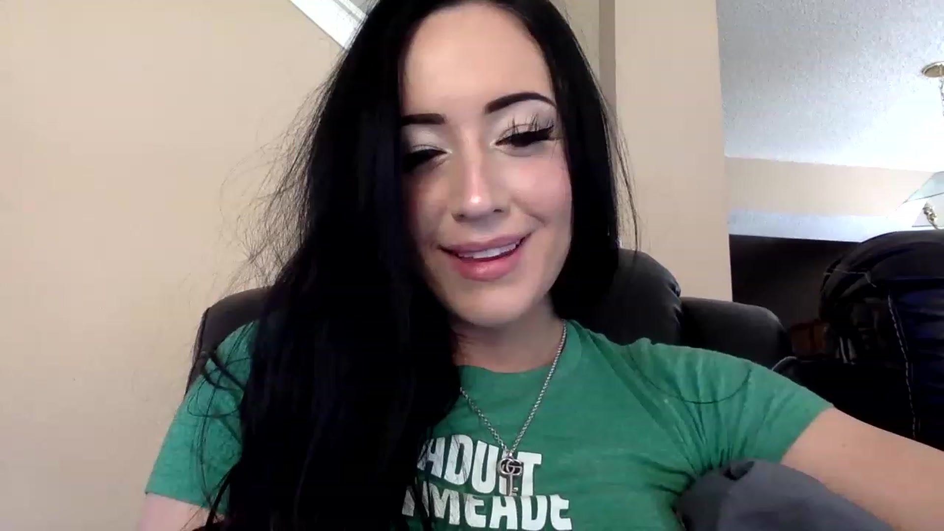 Gallery image thumbnail from AFoxBaby's myfreecams stream on, 01/26/2023, 18:28 image 16 of 20