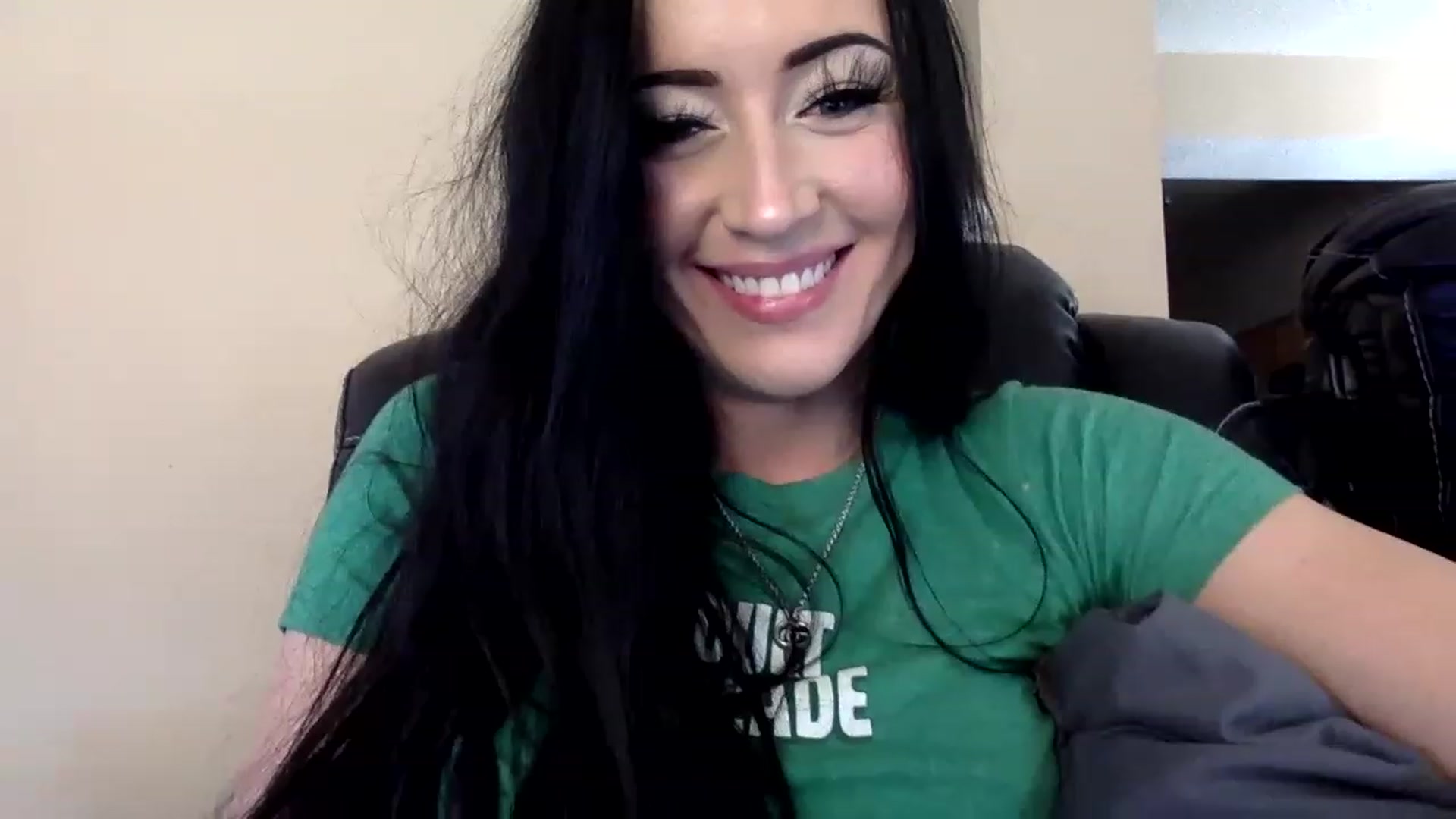 Gallery image thumbnail from AFoxBaby's myfreecams stream on, 01/26/2023, 18:28 image 12 of 20