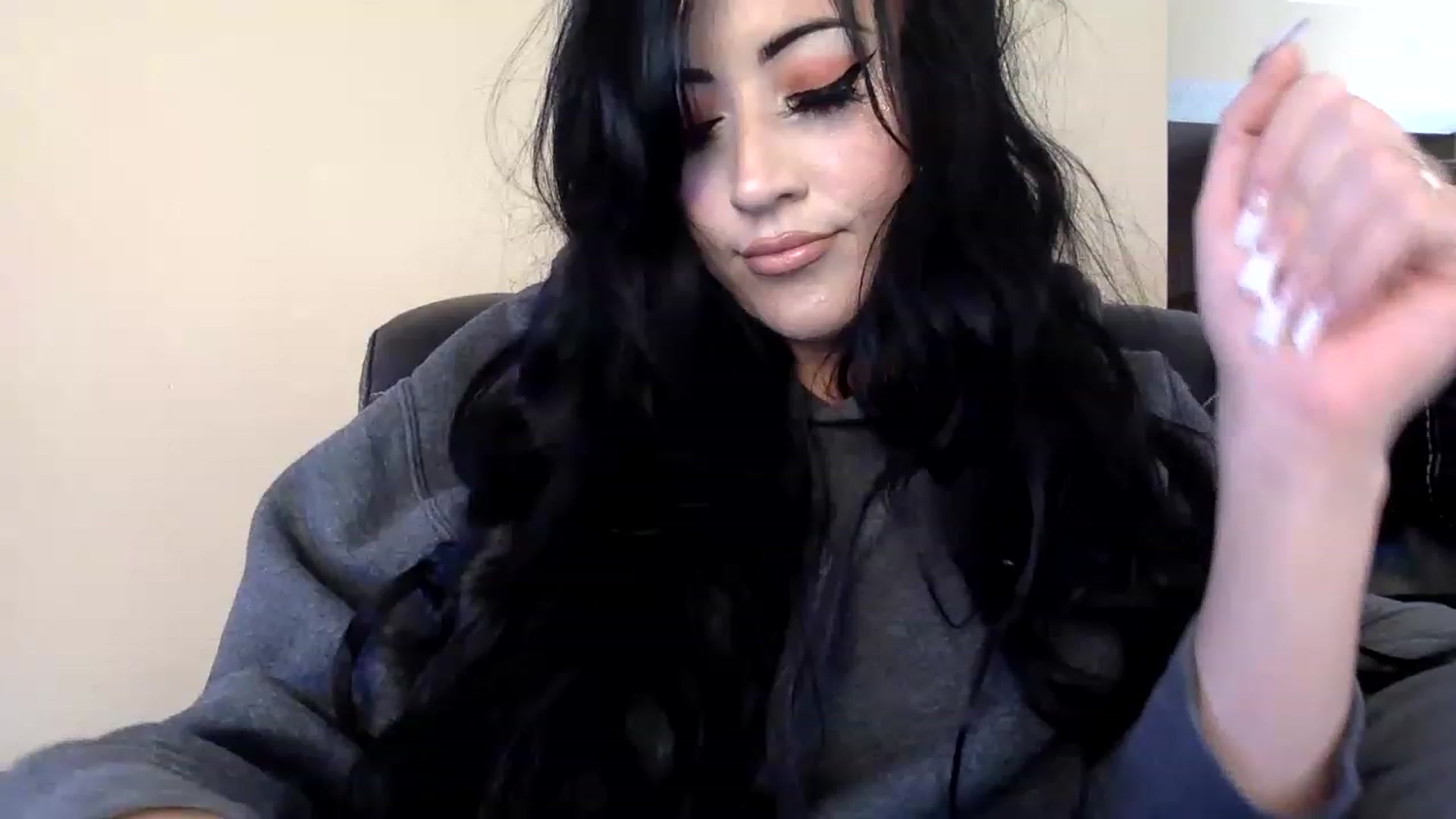 Gallery image thumbnail from AFoxBaby's myfreecams stream on, 01/28/2023, 18:42 image 4 of 20