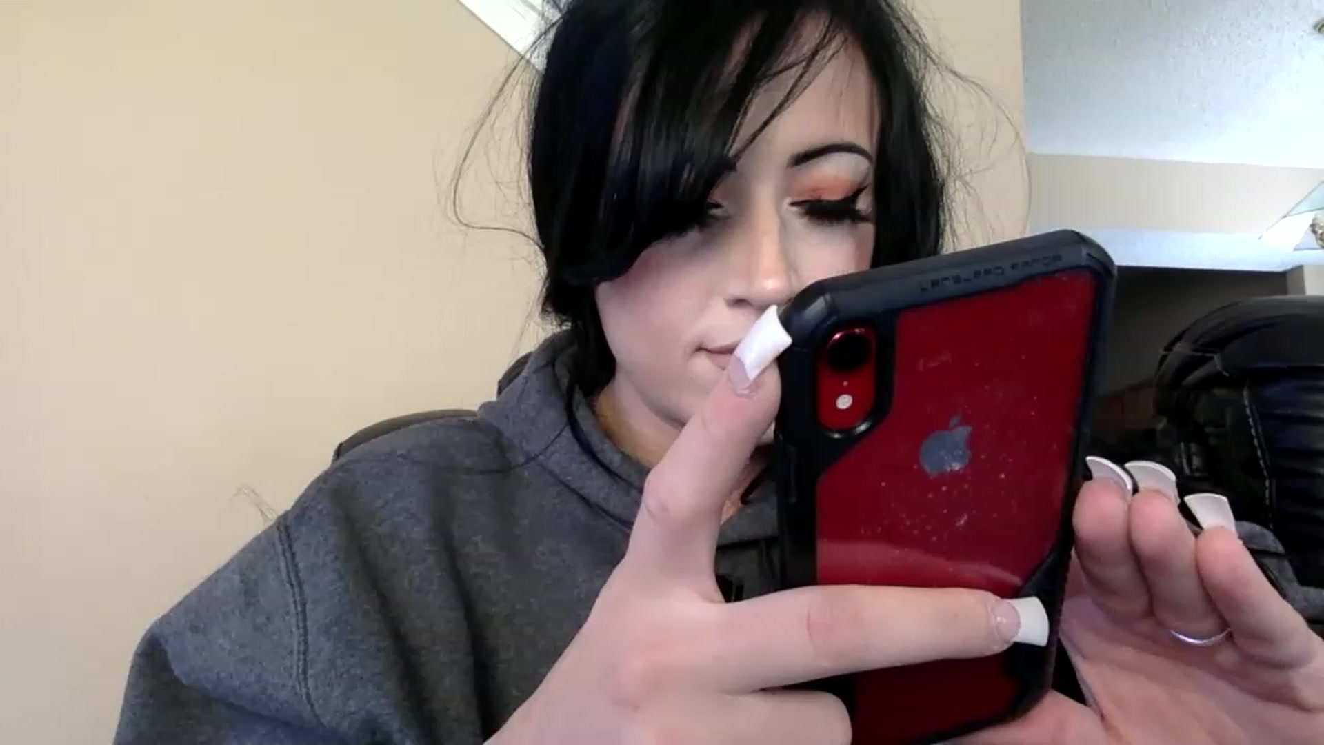 Gallery image thumbnail from AFoxBaby's myfreecams stream on, 01/28/2023, 18:42 image 18 of 20