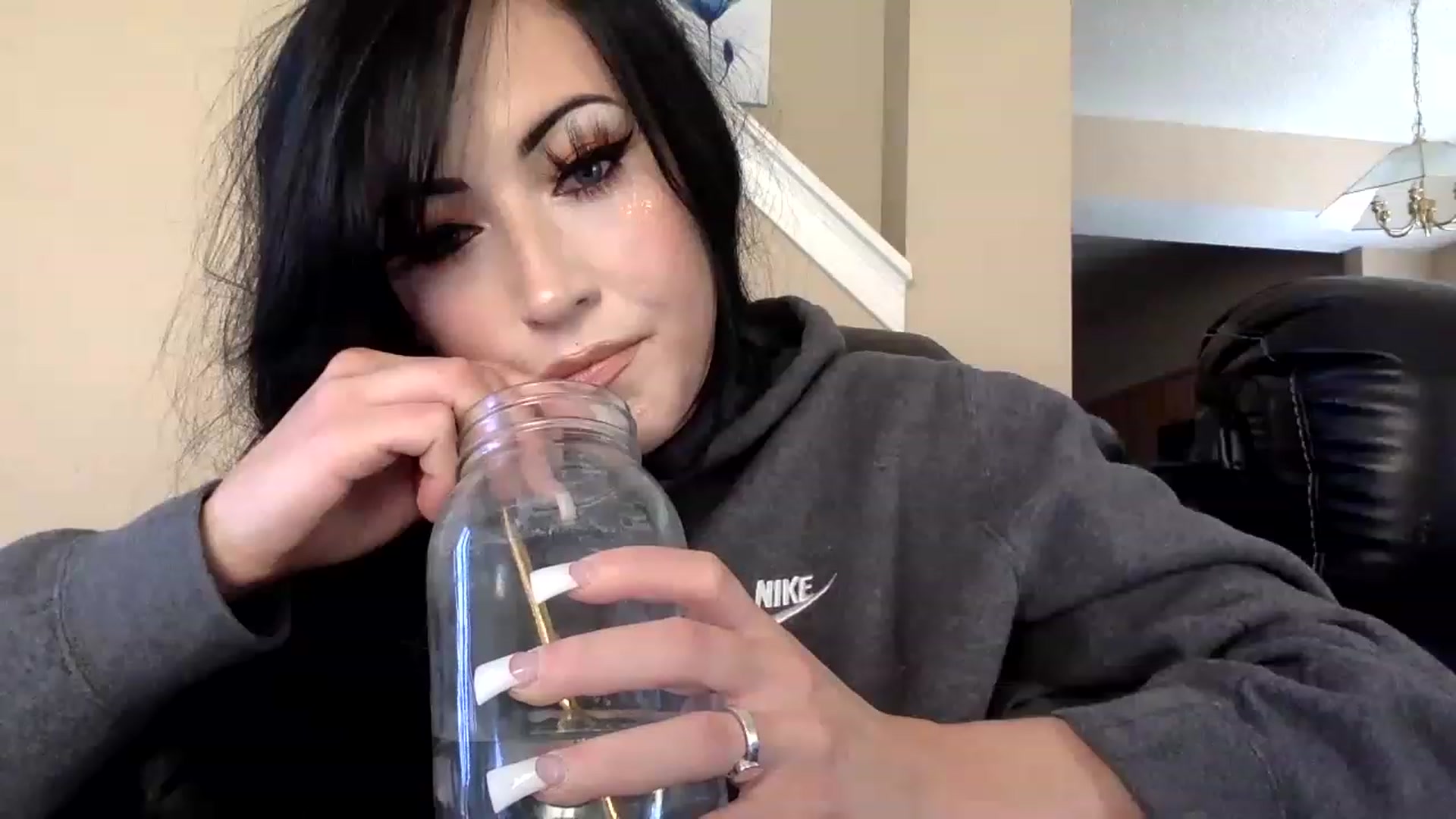 Gallery image thumbnail from AFoxBaby's myfreecams stream on, 01/28/2023, 20:09 image 2 of 20