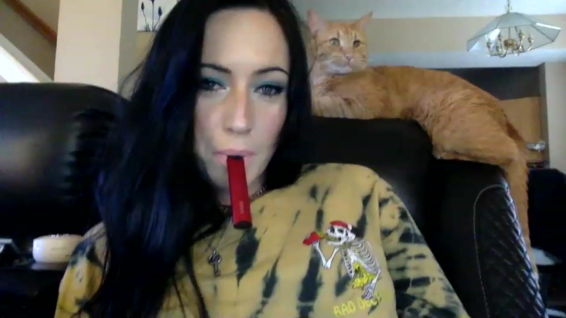 Gallery image thumbnail from AFoxBaby's myfreecams stream on, 02/06/2023, 20:57 image 14 of 20