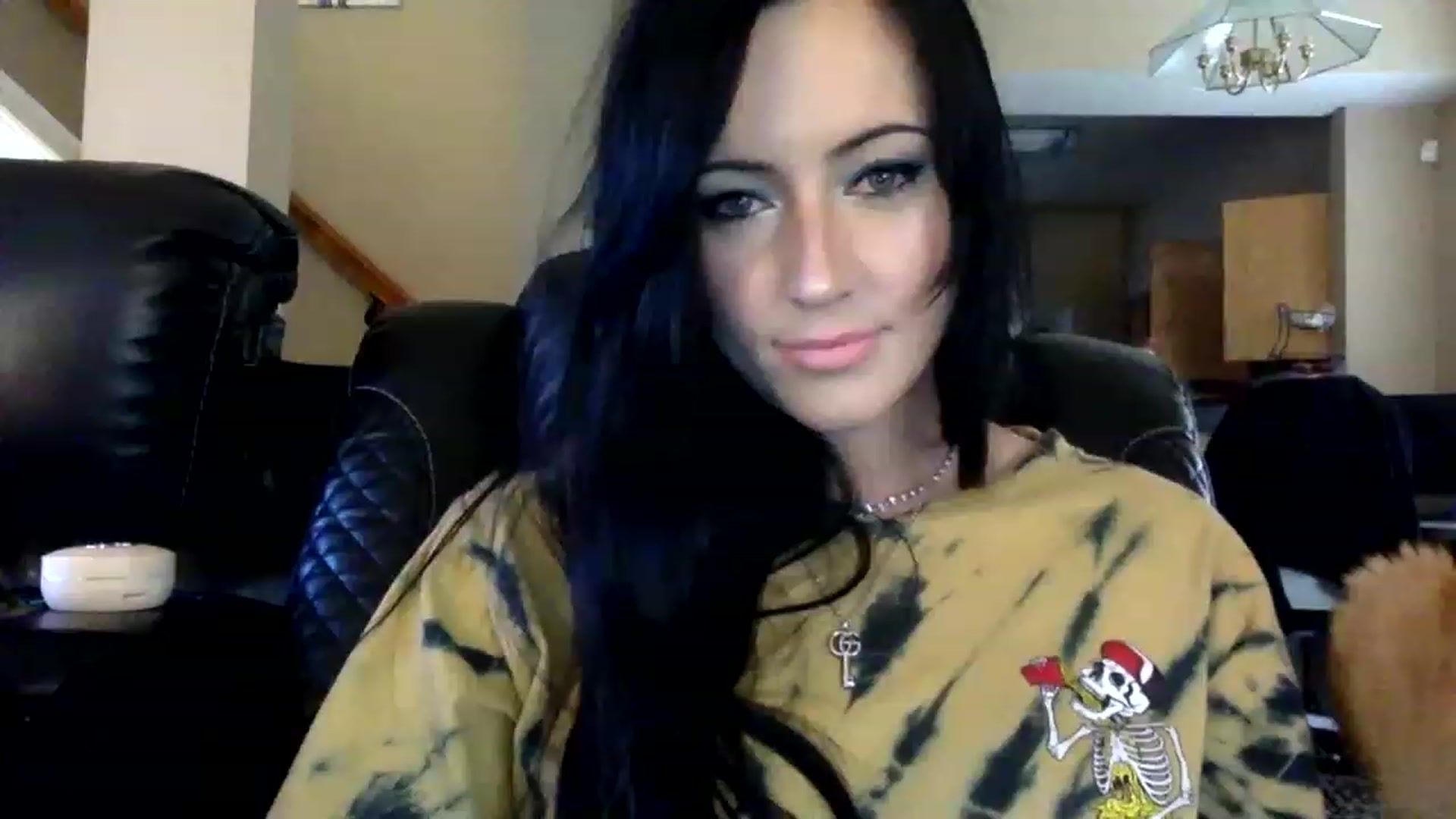 Gallery image thumbnail from AFoxBaby's myfreecams stream on, 02/06/2023, 20:57 image 20 of 20