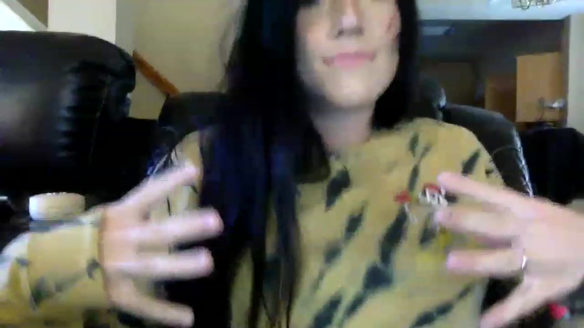 Gallery image thumbnail from AFoxBaby's myfreecams stream on, 02/06/2023, 20:57 image 16 of 20