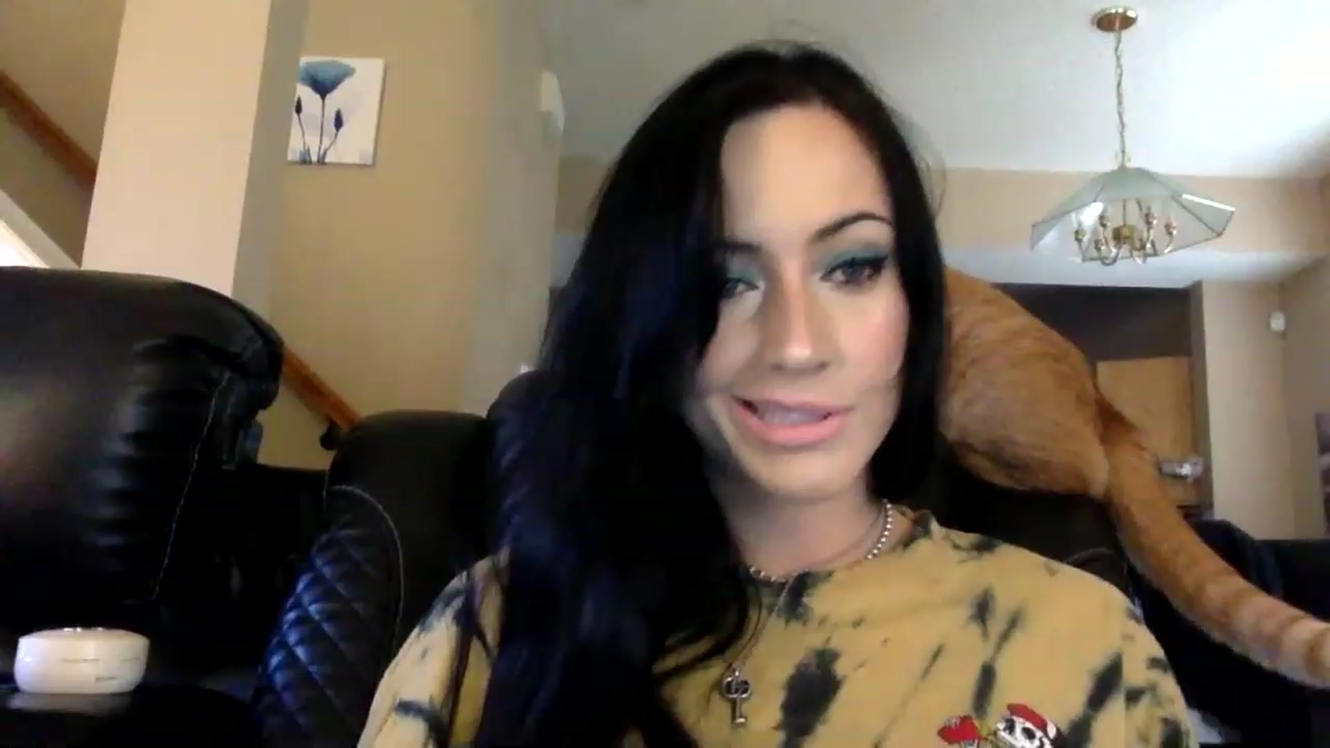 Gallery image thumbnail from AFoxBaby's myfreecams stream on, 02/06/2023, 20:57 image 12 of 20