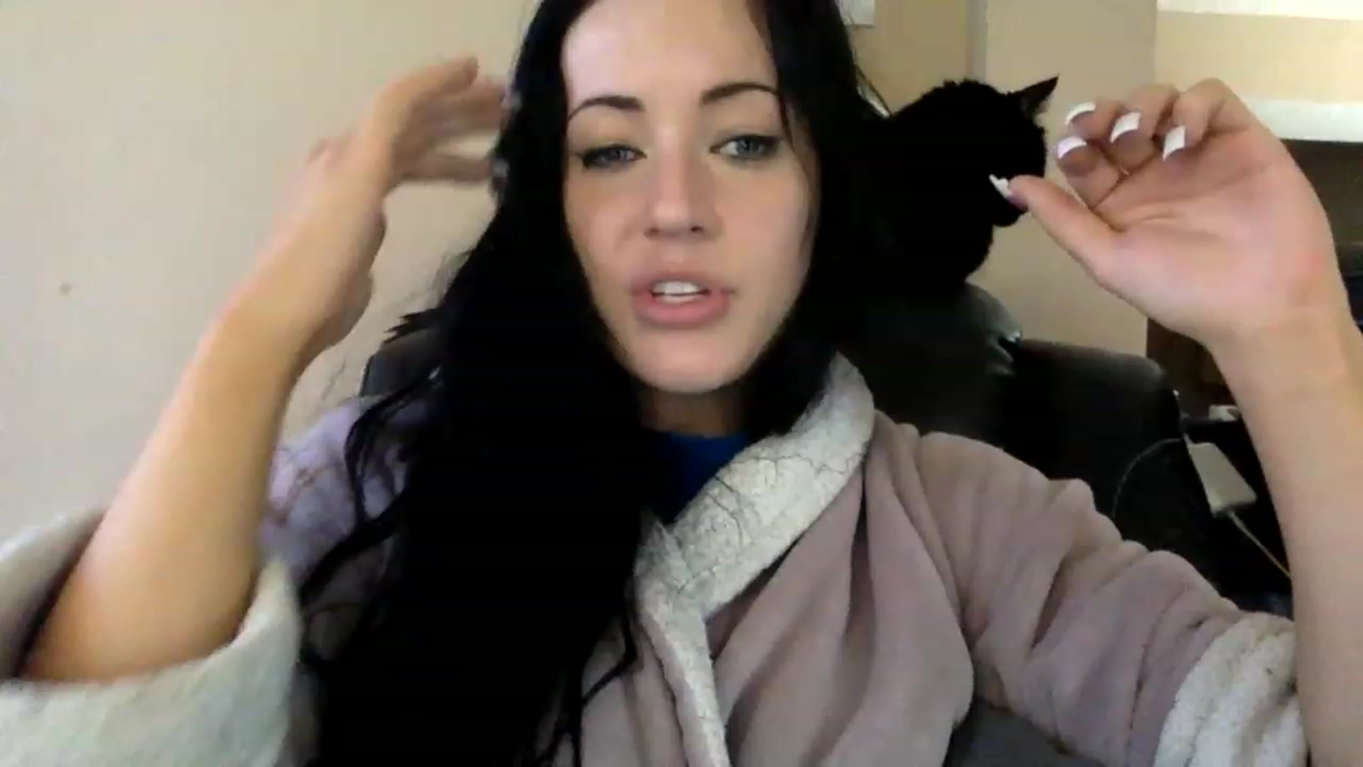 Gallery image thumbnail from AFoxBaby's myfreecams stream on, 02/09/2023, 15:21 image 10 of 20
