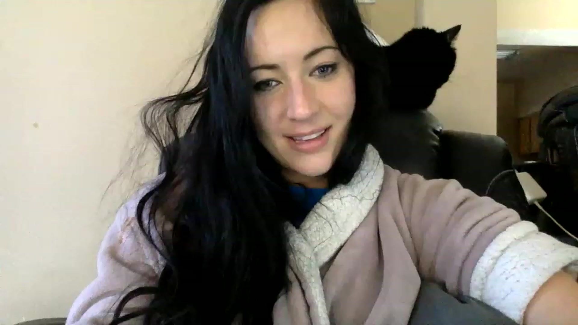 Gallery image thumbnail from AFoxBaby's myfreecams stream on, 02/09/2023, 15:21 image 16 of 20