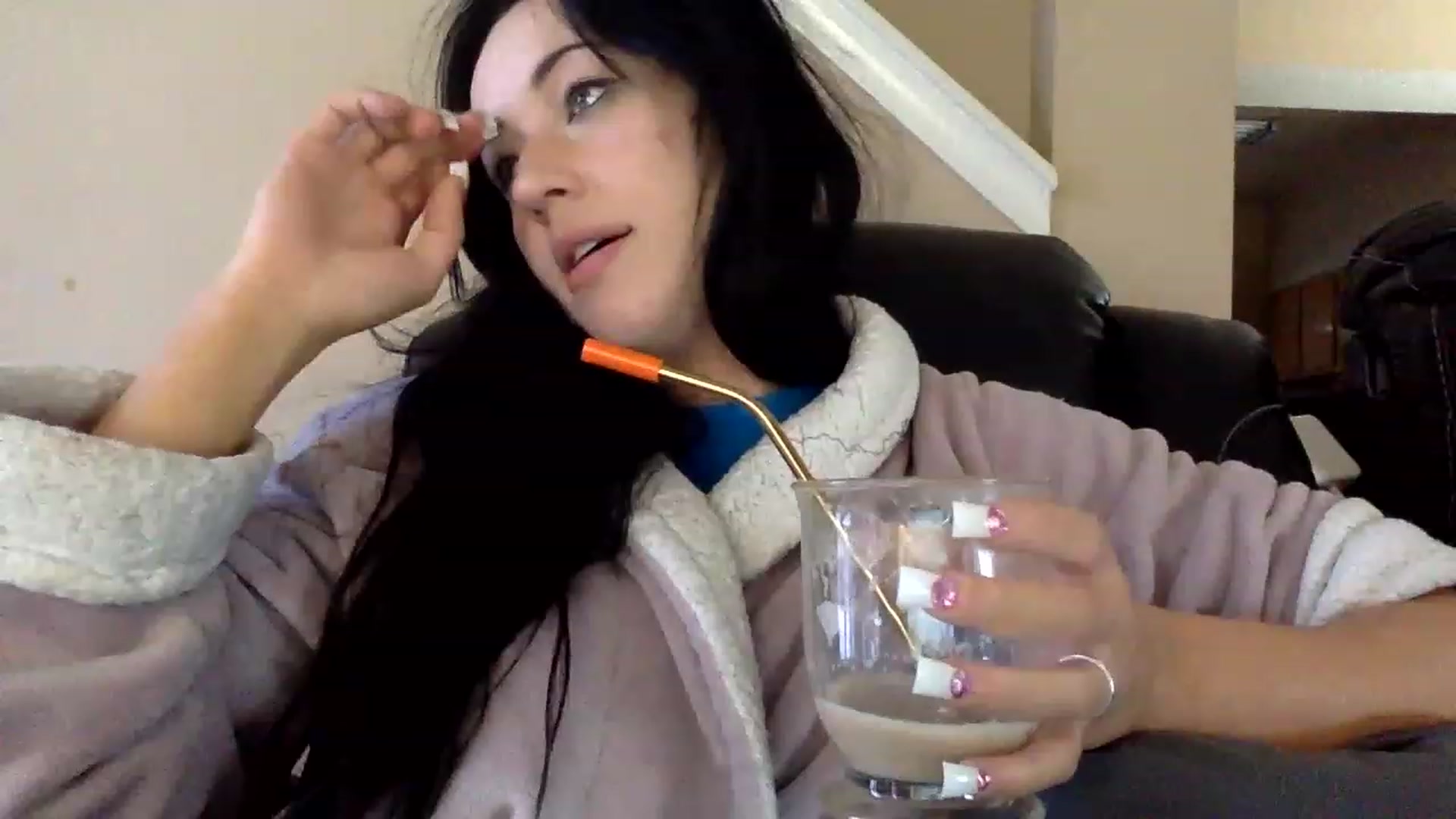 Gallery image thumbnail from AFoxBaby's myfreecams stream on, 02/09/2023, 15:21 image 6 of 20