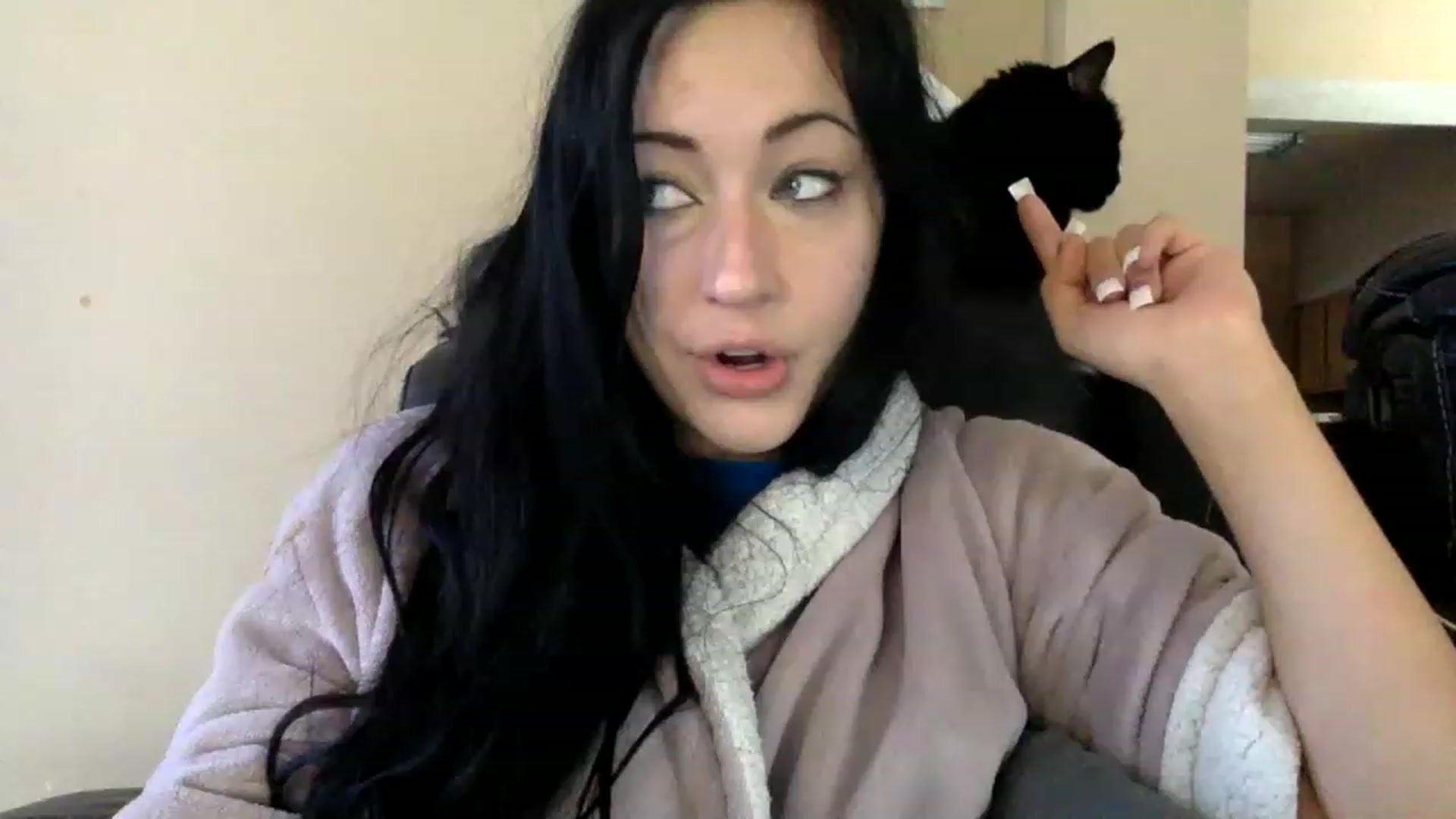 Gallery image thumbnail from AFoxBaby's myfreecams stream on, 02/09/2023, 15:21 image 12 of 20