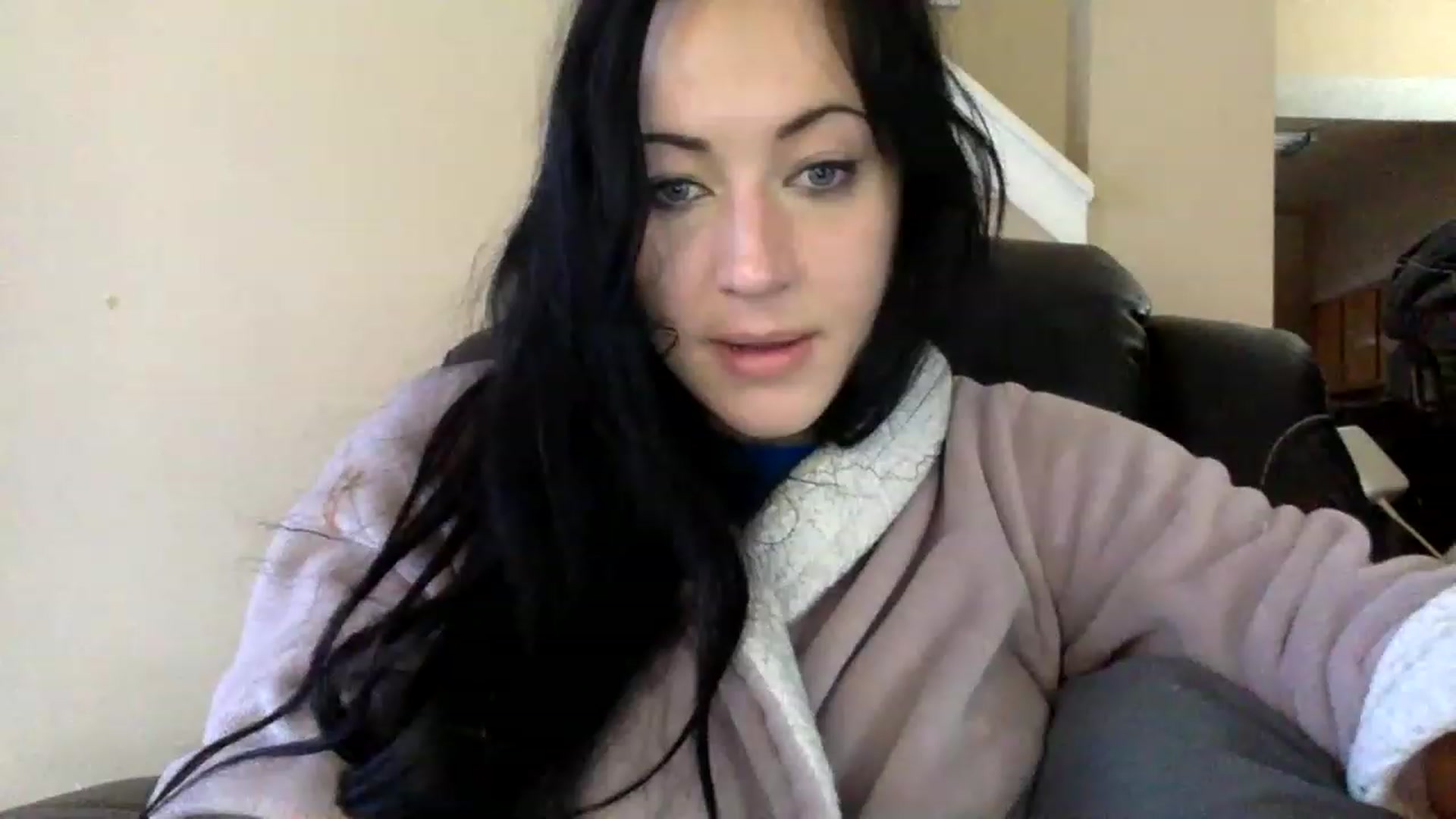 Gallery image thumbnail from AFoxBaby's myfreecams stream on, 02/09/2023, 15:21 image 3 of 20