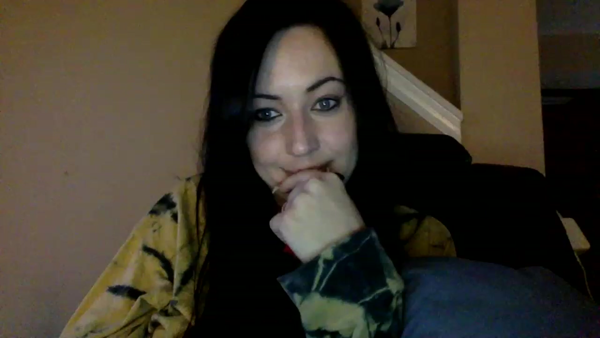 Gallery image thumbnail from AFoxBaby's myfreecams stream on, 02/10/2023, 14:03 image 14 of 20