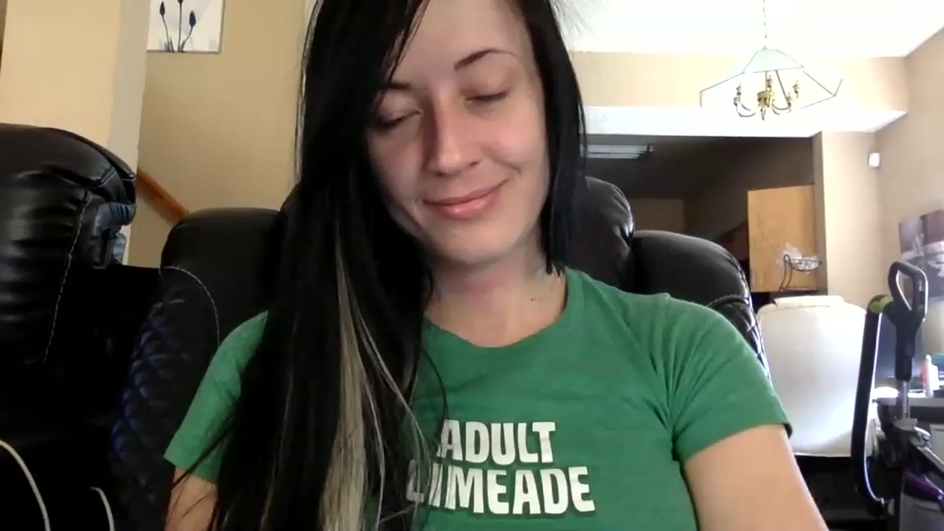 Gallery image thumbnail from AFoxBaby's myfreecams stream on, 02/19/2023, 18:22 image 13 of 20