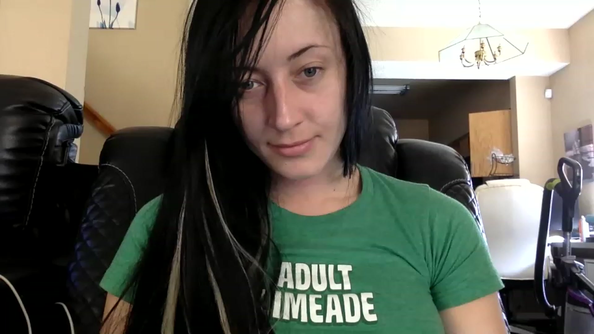 Gallery image thumbnail from AFoxBaby's myfreecams stream on, 02/19/2023, 18:22 image 14 of 20