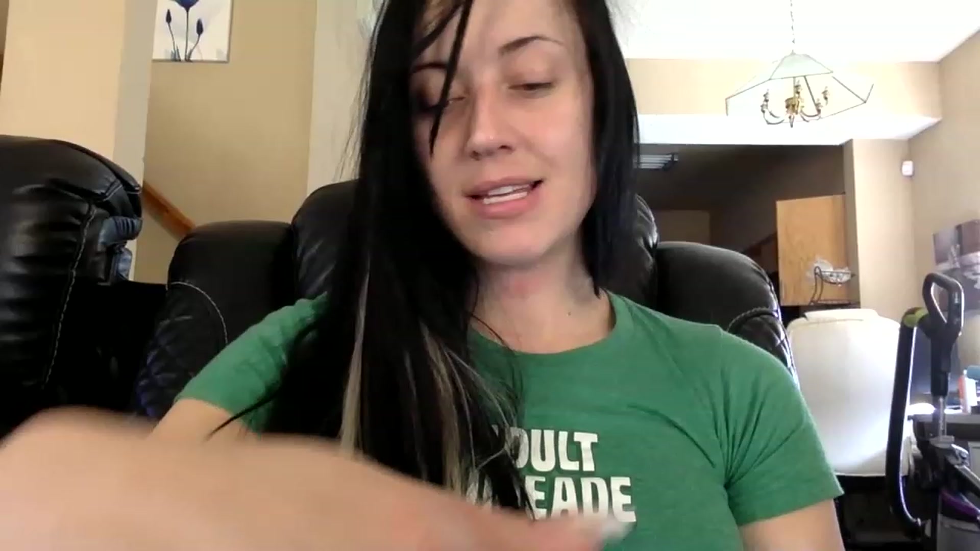 Gallery image thumbnail from AFoxBaby's myfreecams stream on, 02/19/2023, 18:22 image 16 of 20