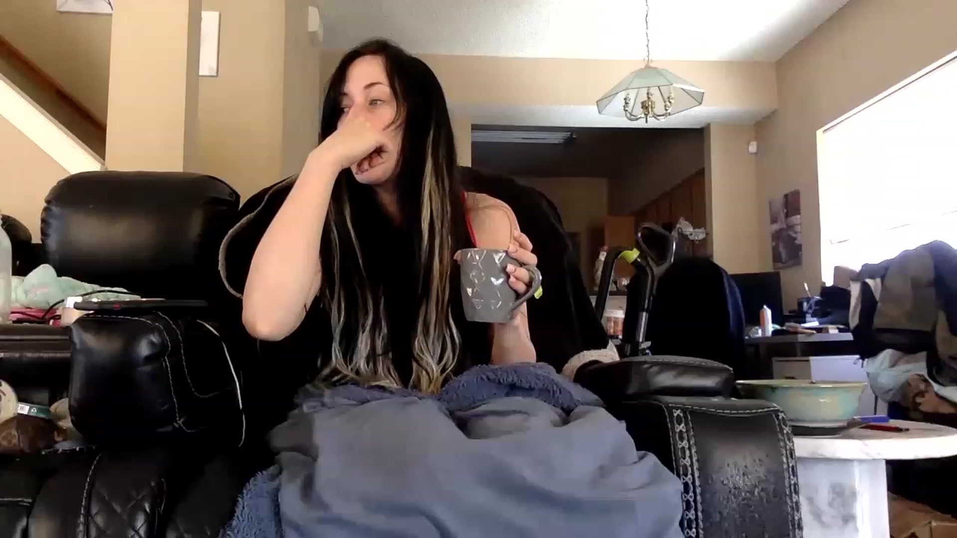 Gallery image thumbnail from AFoxBaby's myfreecams stream on, 02/23/2023, 20:28 image 14 of 20